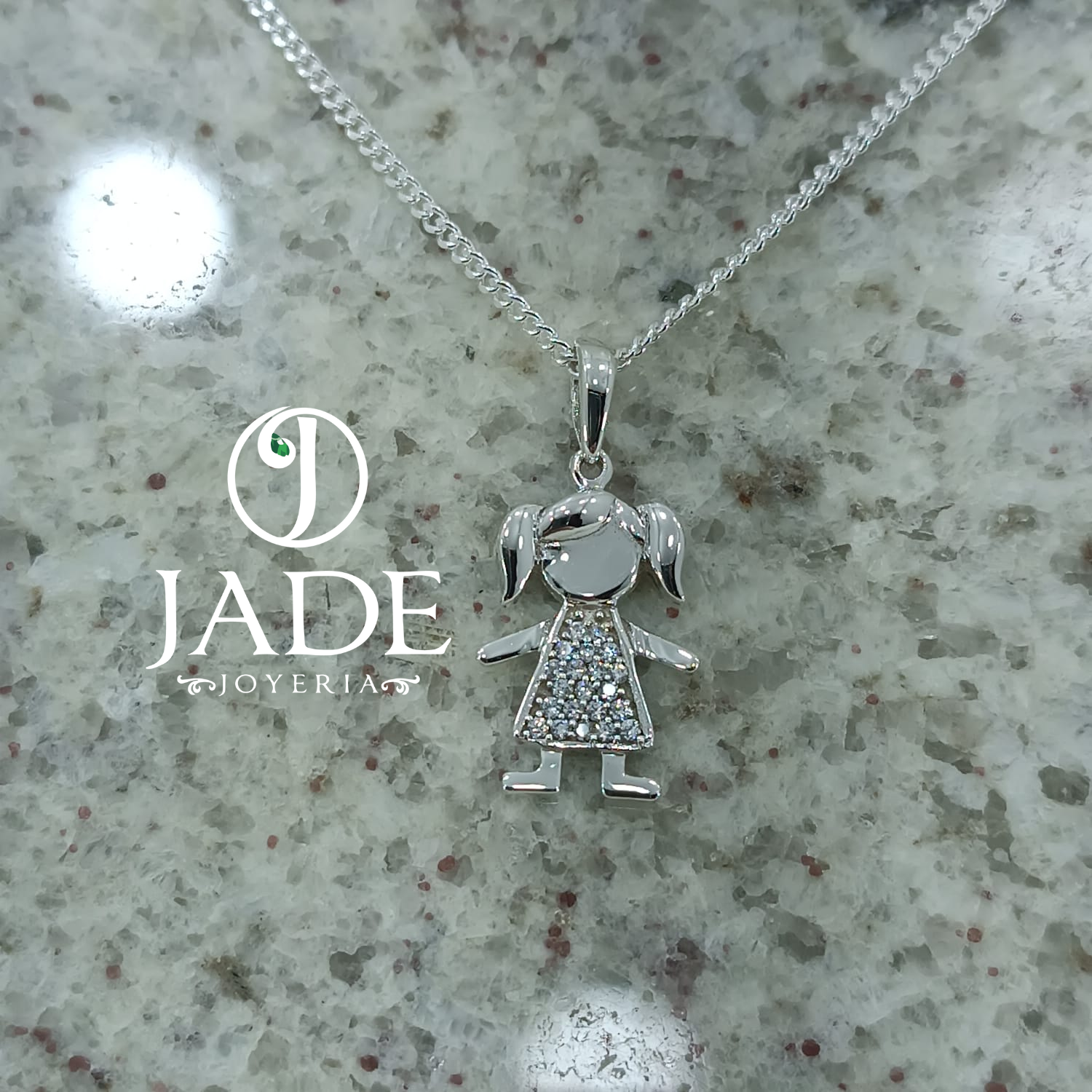 Dije de niña grande en plata ley