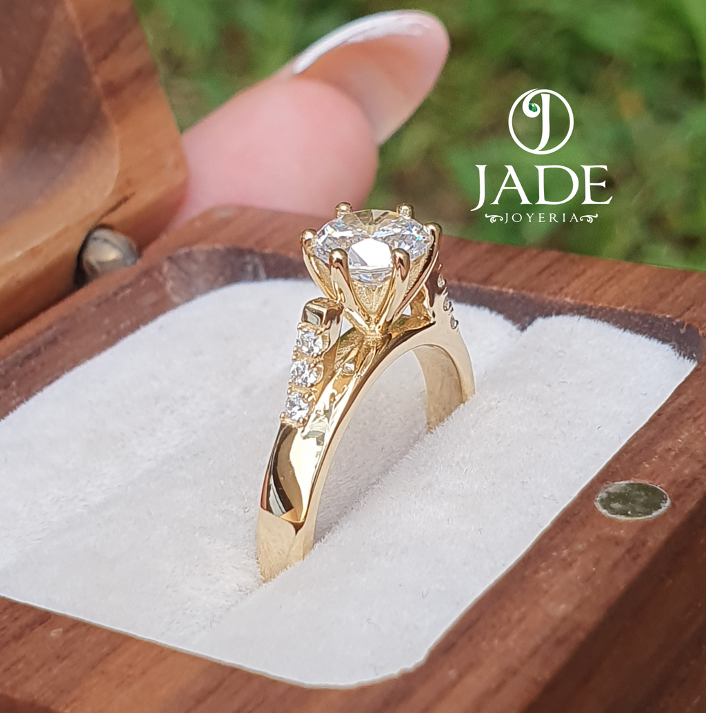 Anillo Frisda de compromiso