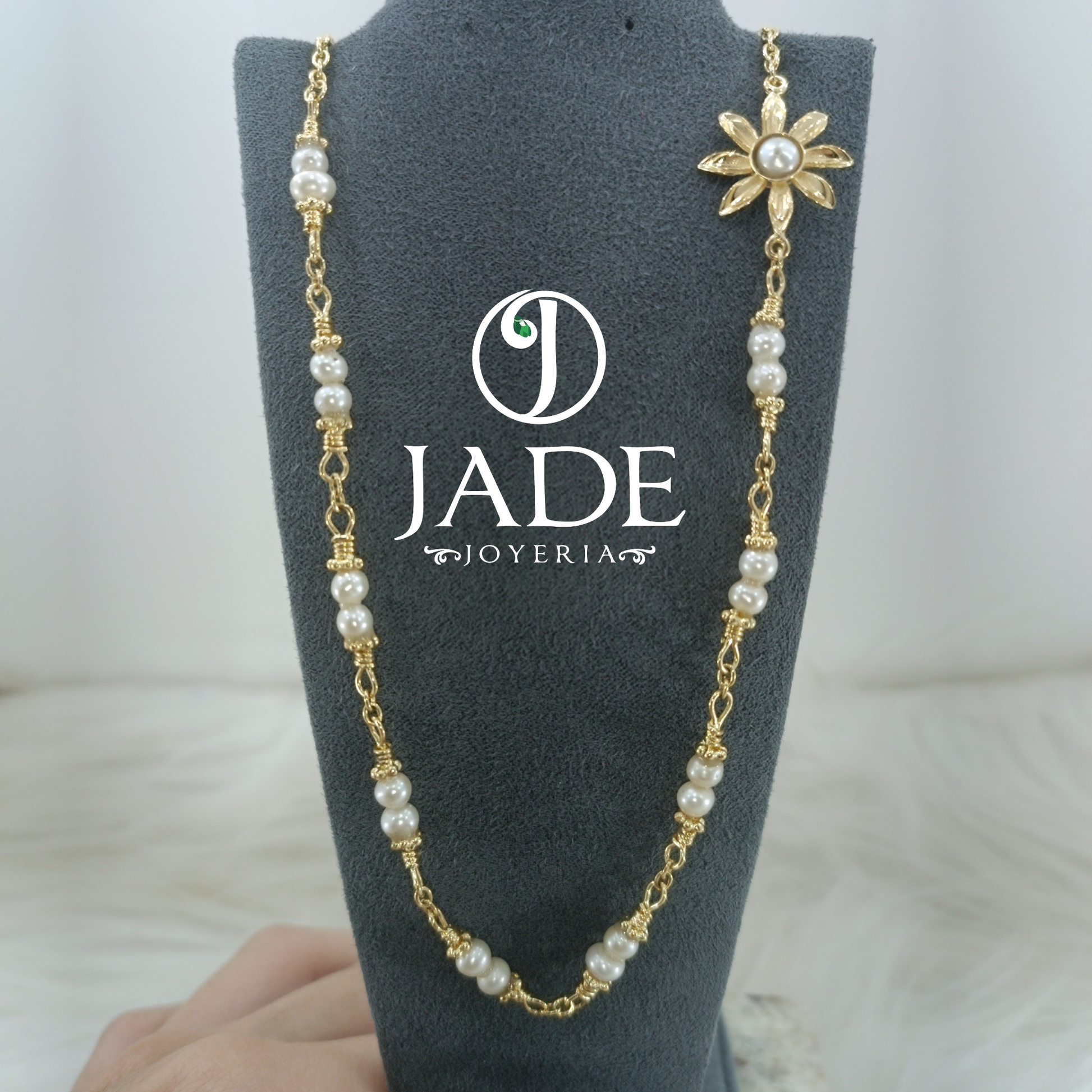 Collar Perlas Ovaladas + Inicial – Flave Joyas