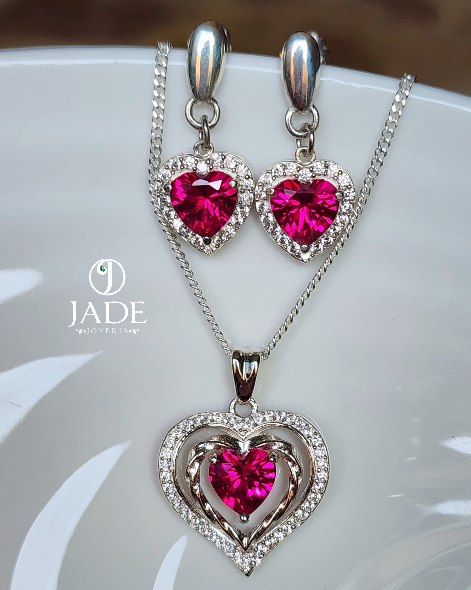 Juego de aretes y collar Amore en plata ley