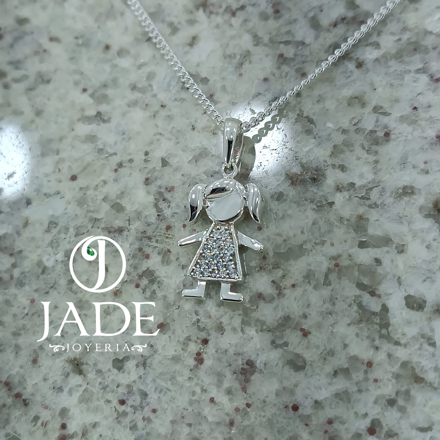 Dije de niña grande en plata ley