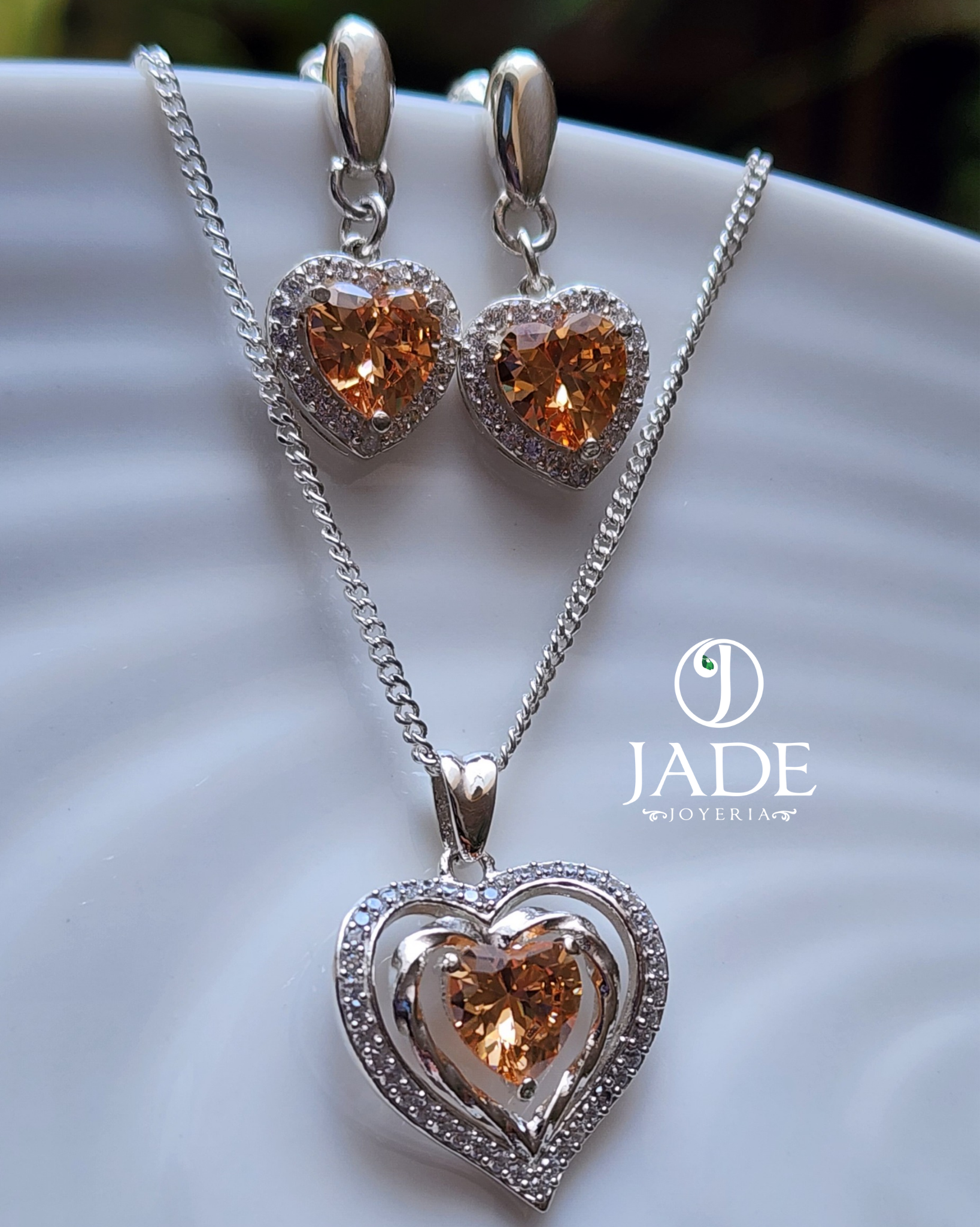Juego de aretes y collar Amore en plata ley