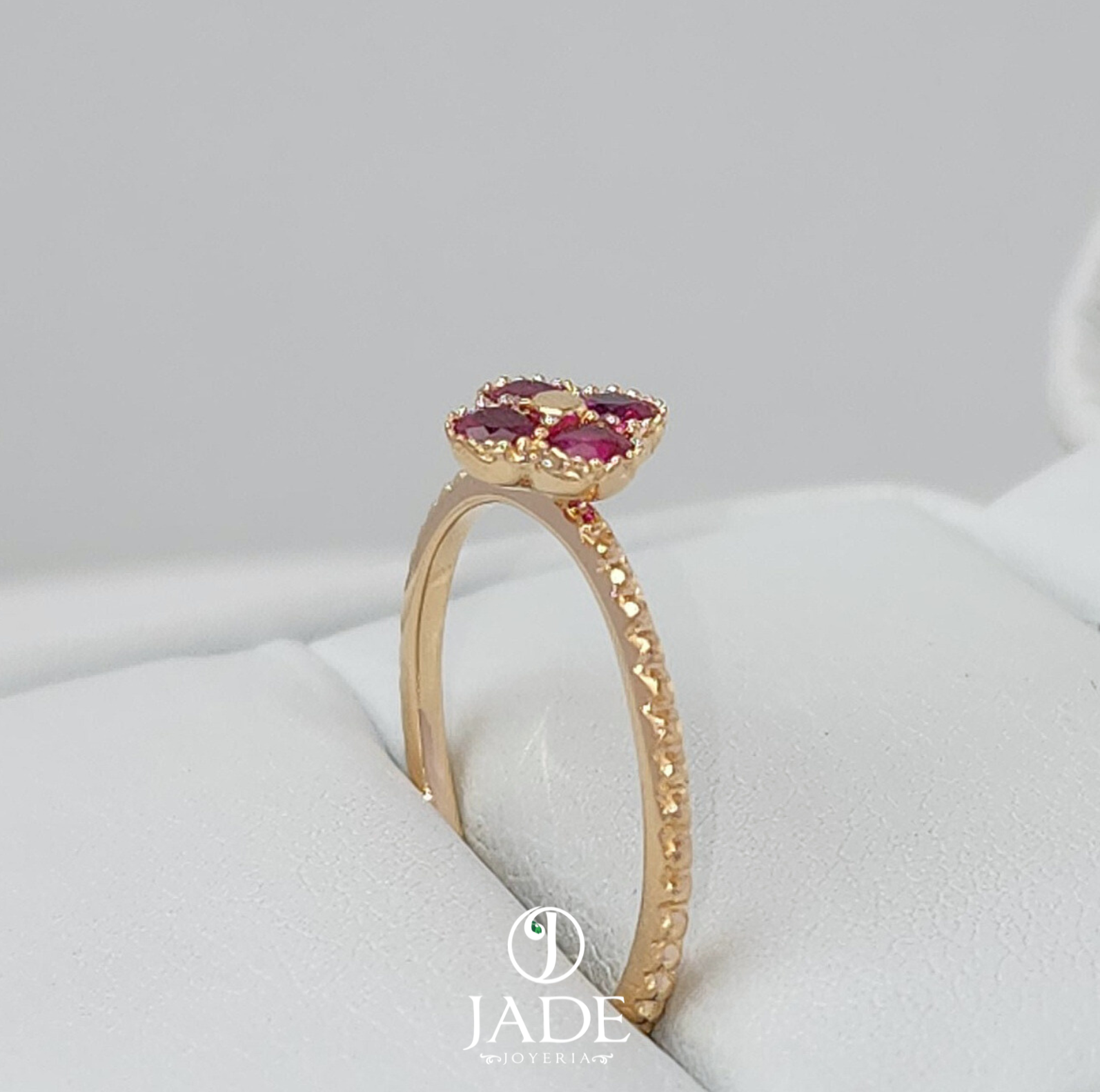 Cintillo con flor central