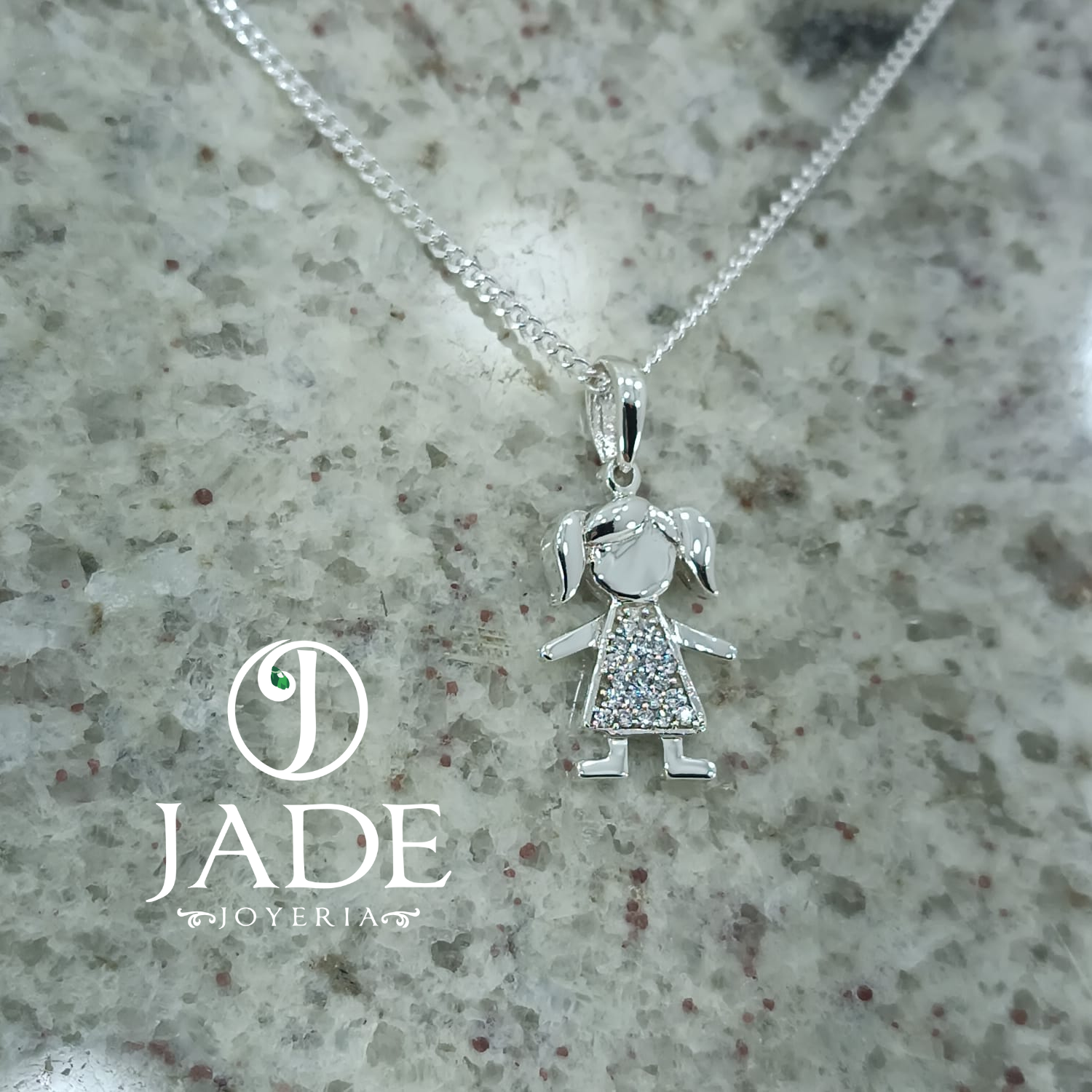 Dije de niña grande en plata ley