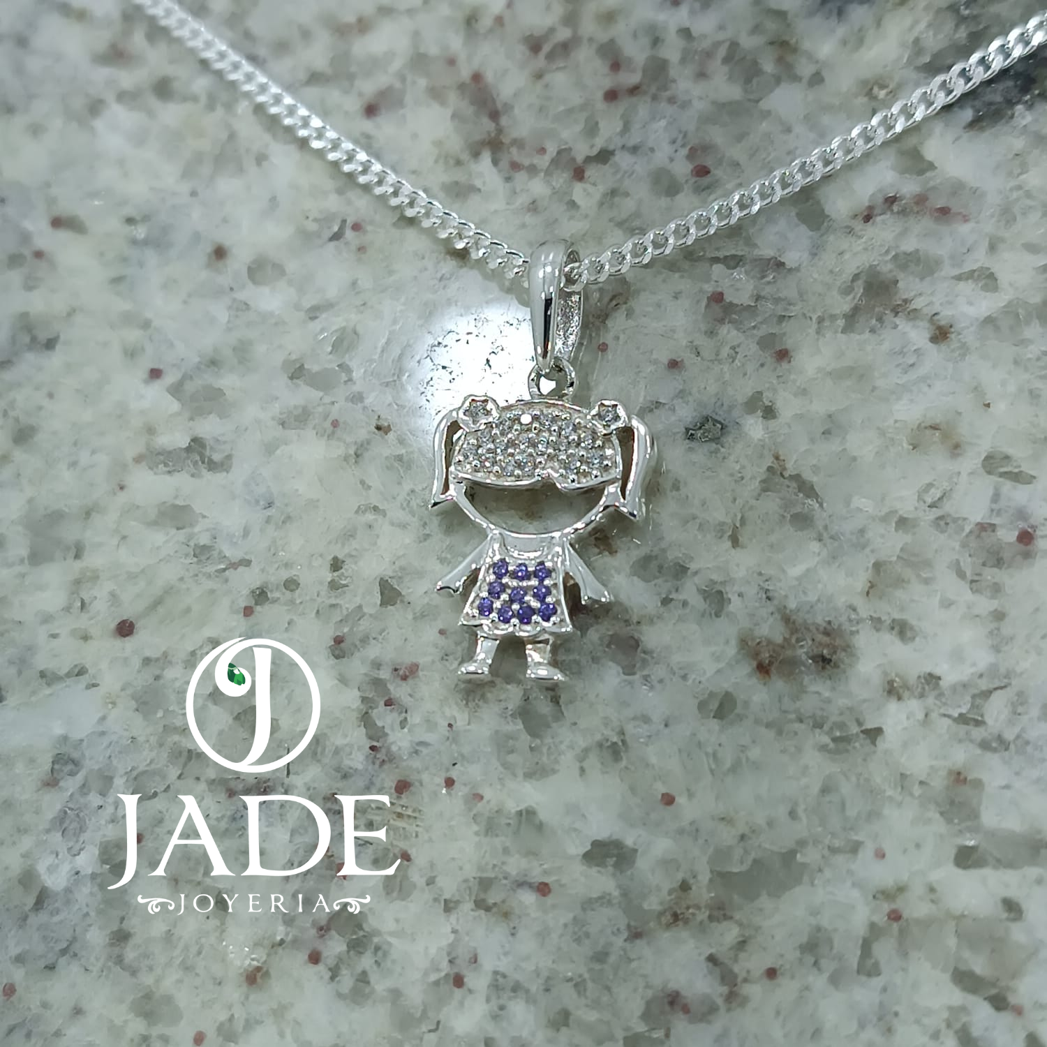 Dije de niña en plata ley