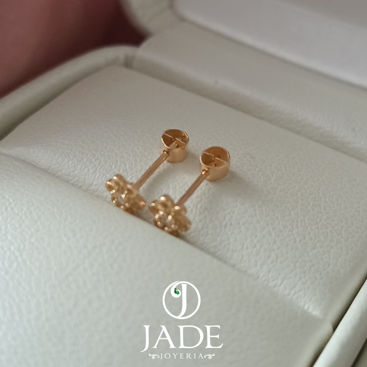 Aretes de Flor para Bebé Oro 18k – Jade18k (vista 2)