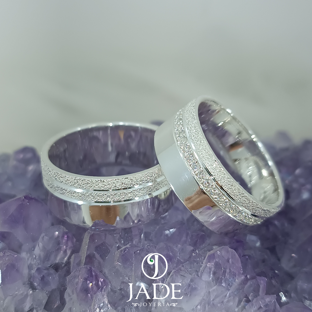 Aros de matrimonio diamantados con pedrería en plata ley