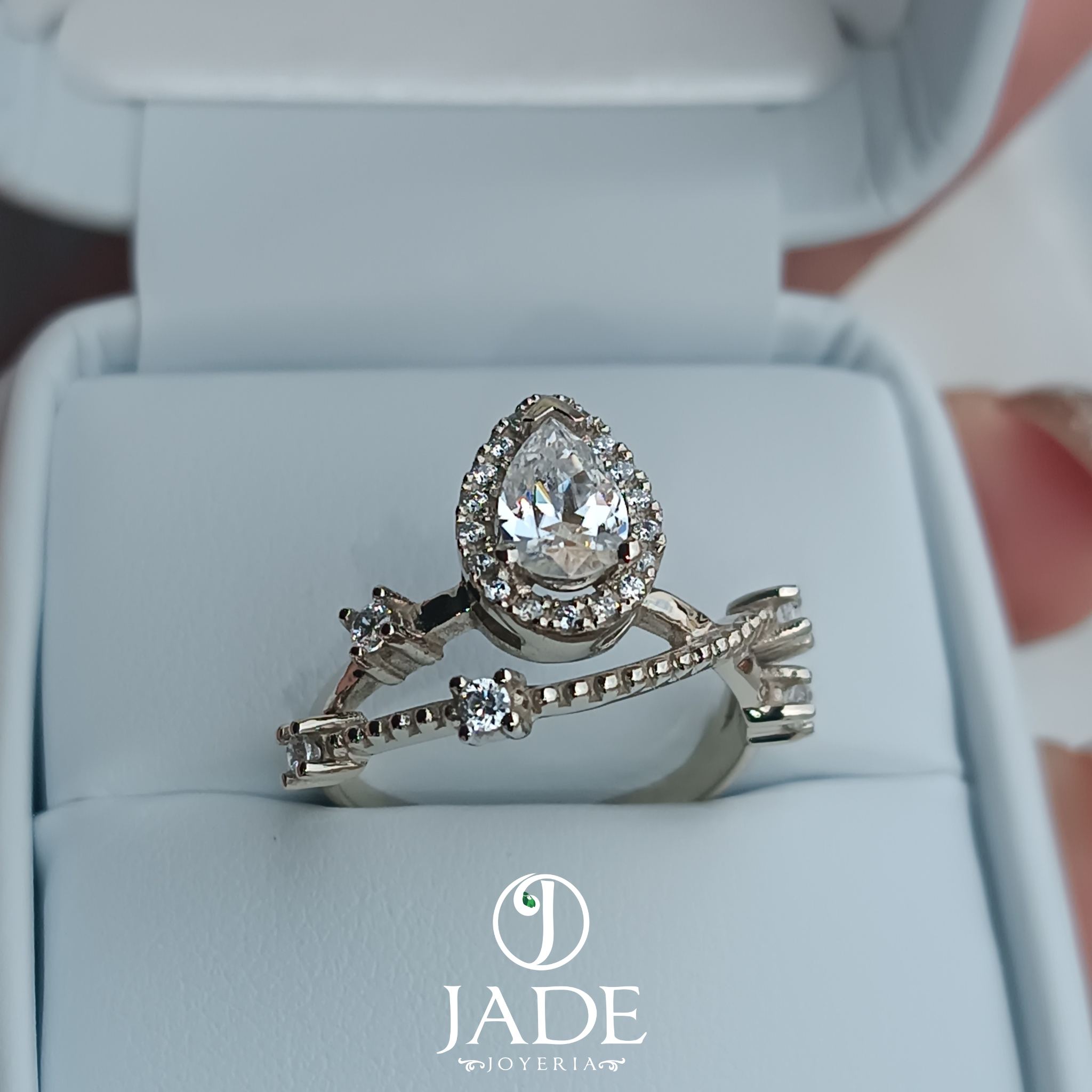 Anillo Mabel de compromiso