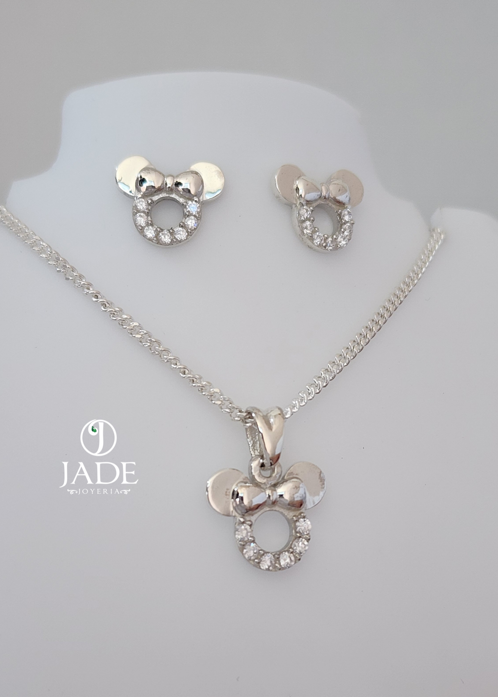 Juego de aretes y collar minie en plata ley