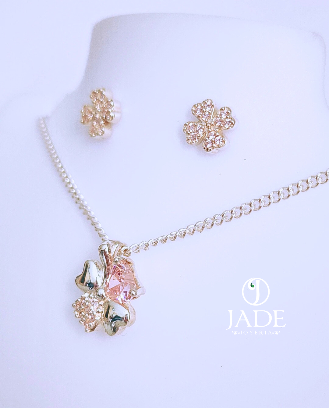 Juego de treból con piedra rosa en plata ley