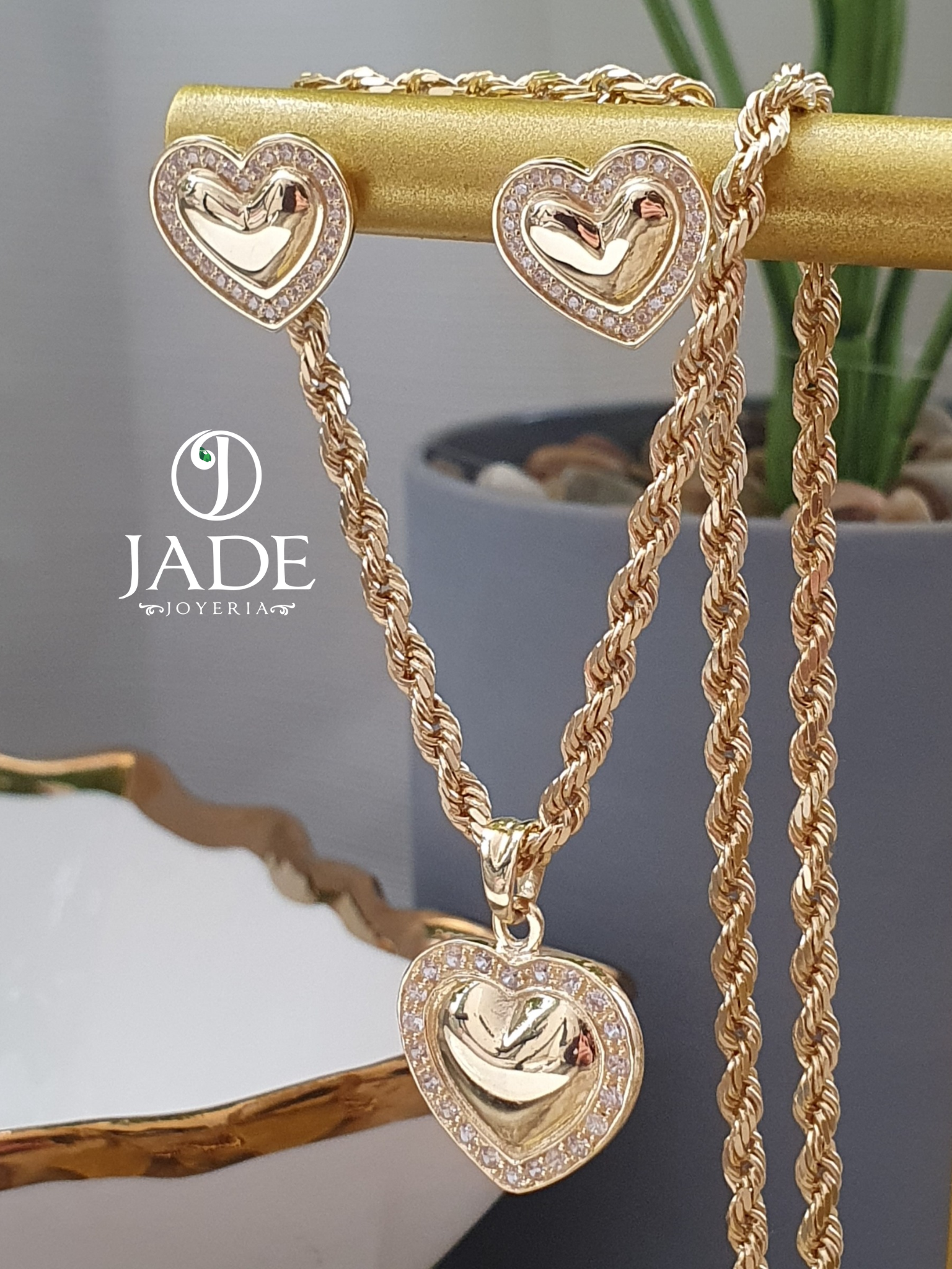 Juego de Aretes y collar corazón
