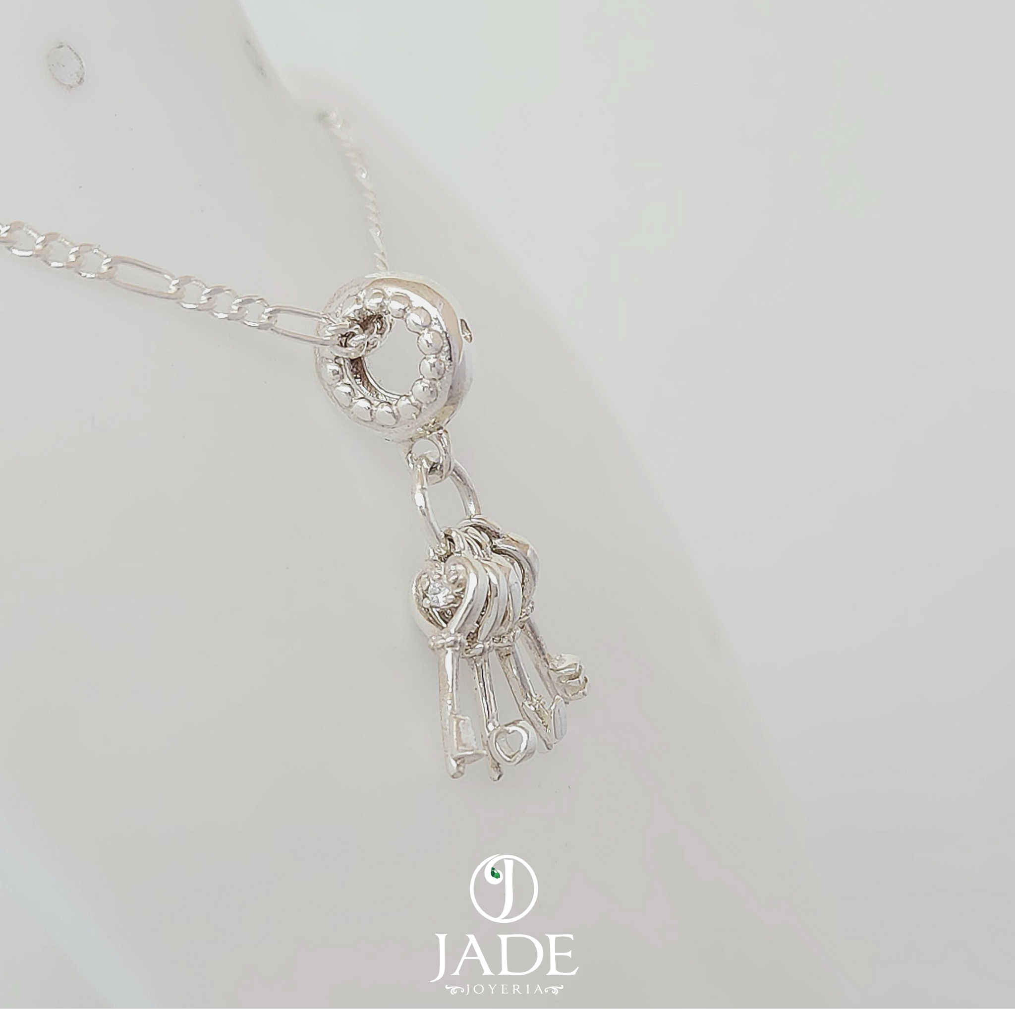 Dije de llaves LOVE en plata ley