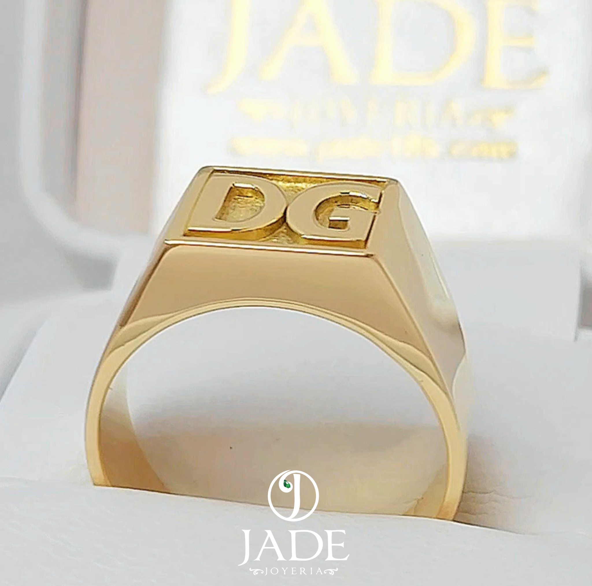 Chevalier de iniciales