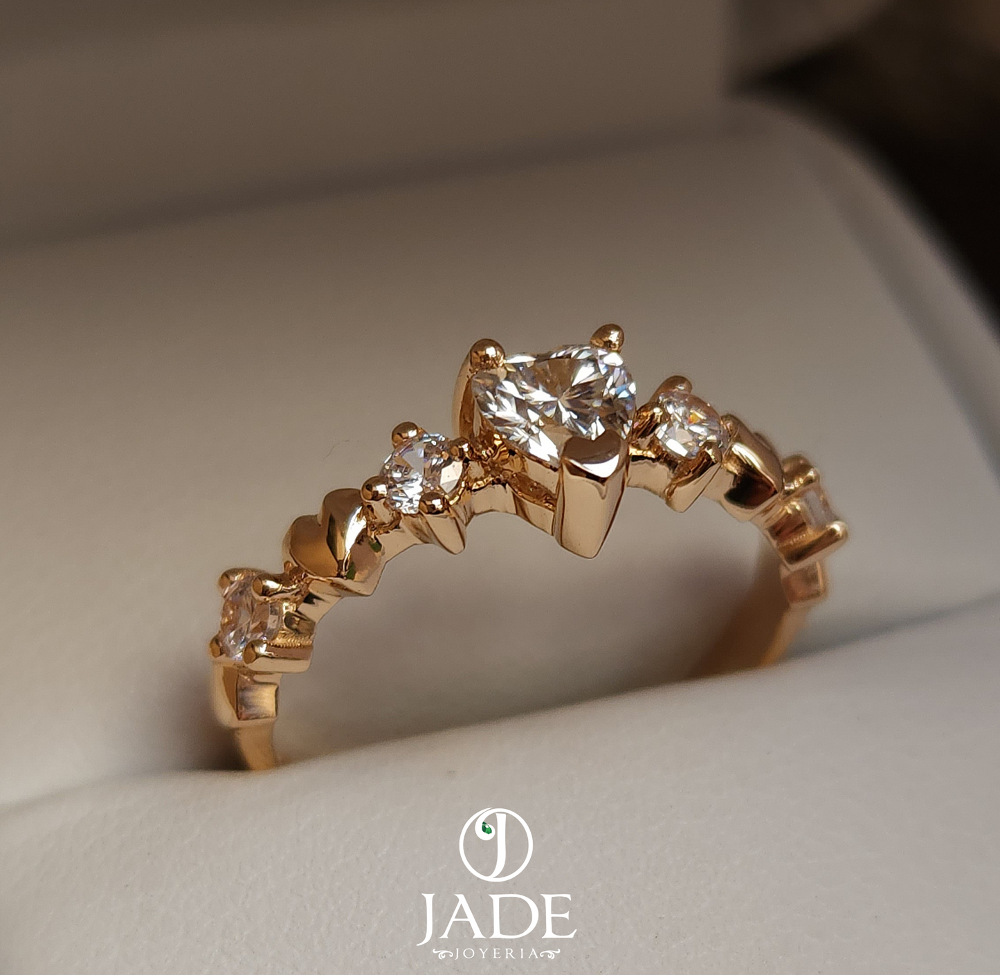 Anillo de corazones en oro 18k