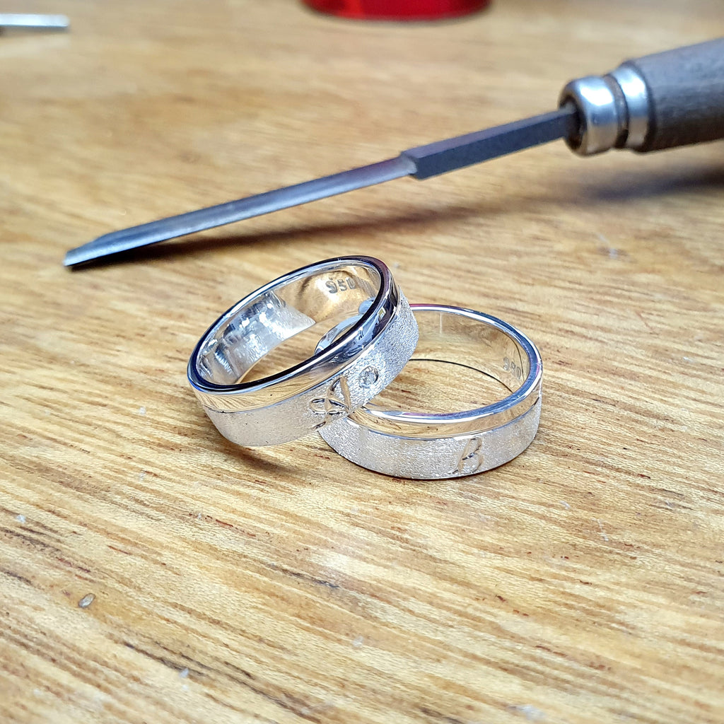 Alianzas AL 014 en Plata Ley con Iniciales y Arenado