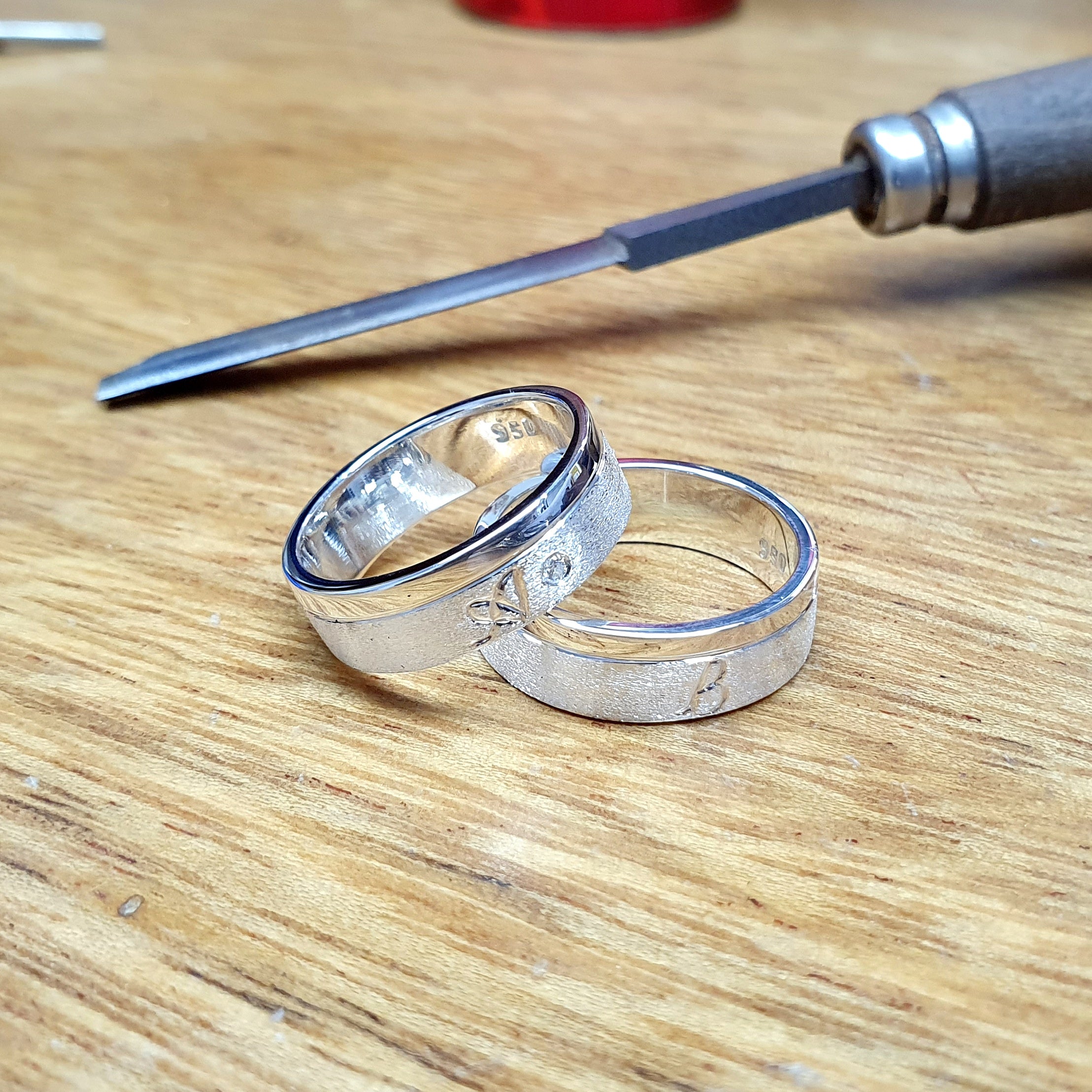 Alianzas AL 014 en Plata Ley con Iniciales y Arenado