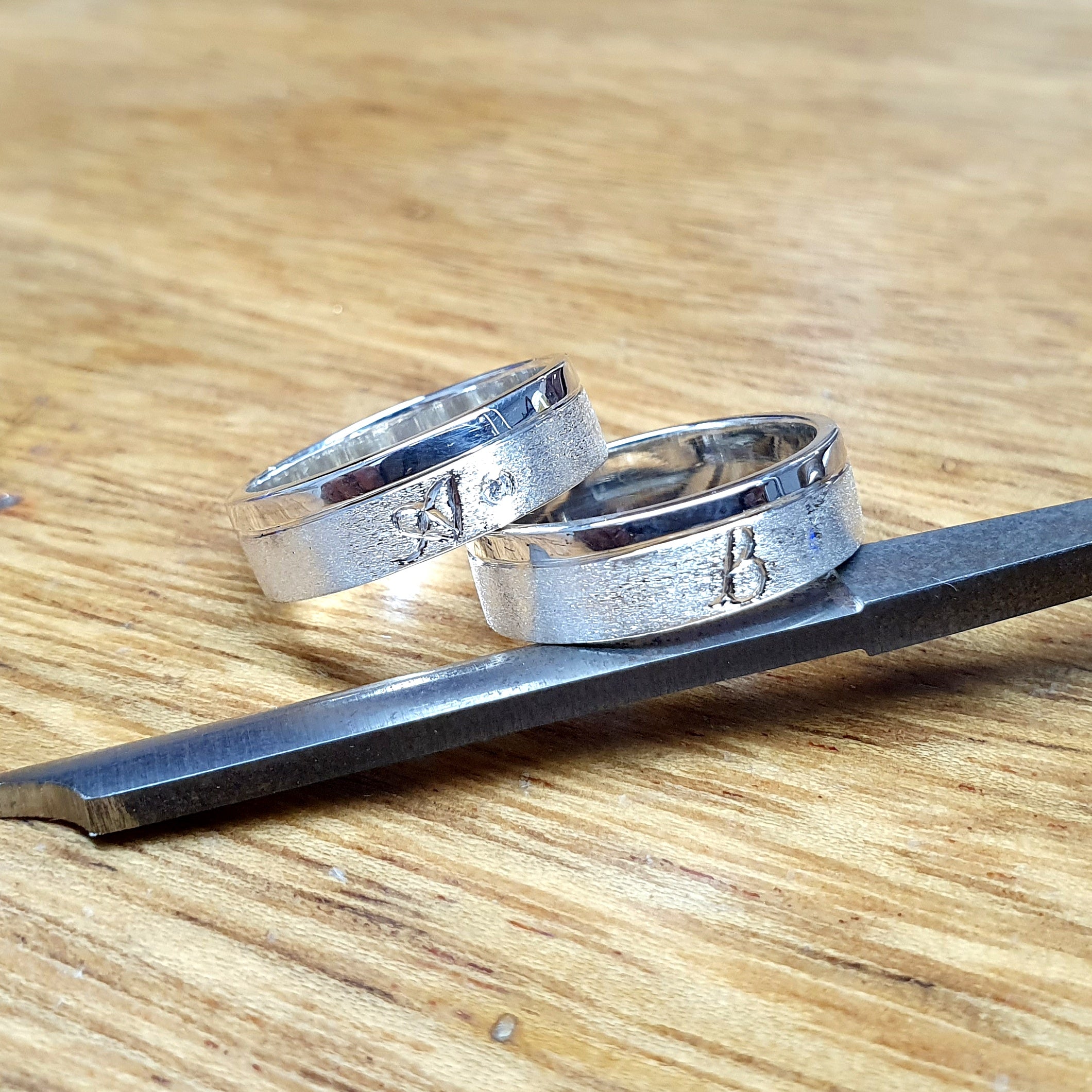 Alianzas AL 014 en Plata Ley con Iniciales y Arenado