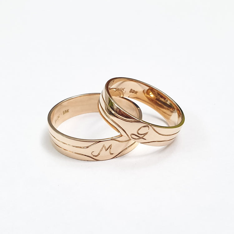 Alianzas de boda con Iniciales Personalizado en oro 18k – Jade18k