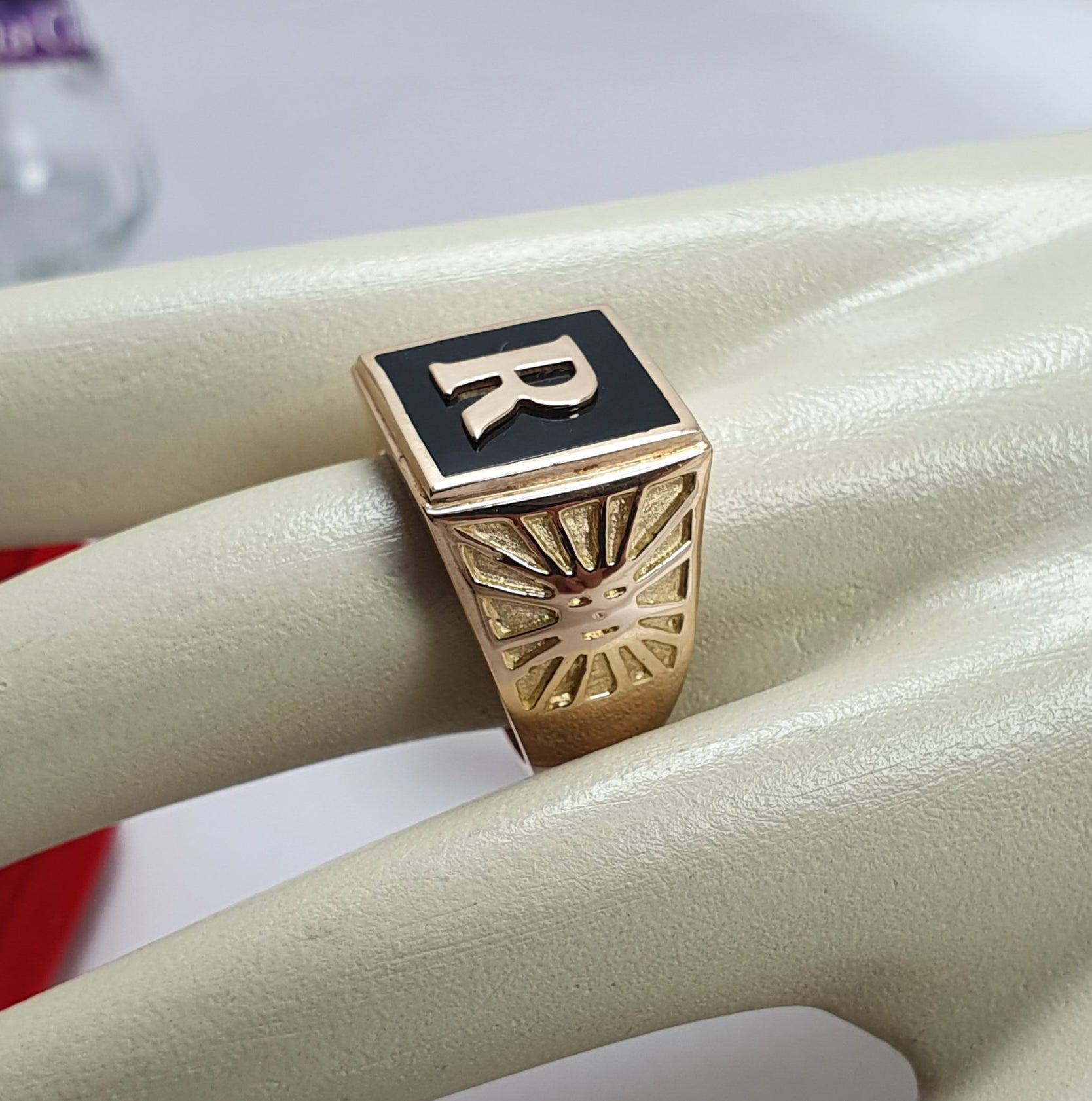 Inti Inicial Oro de 18k