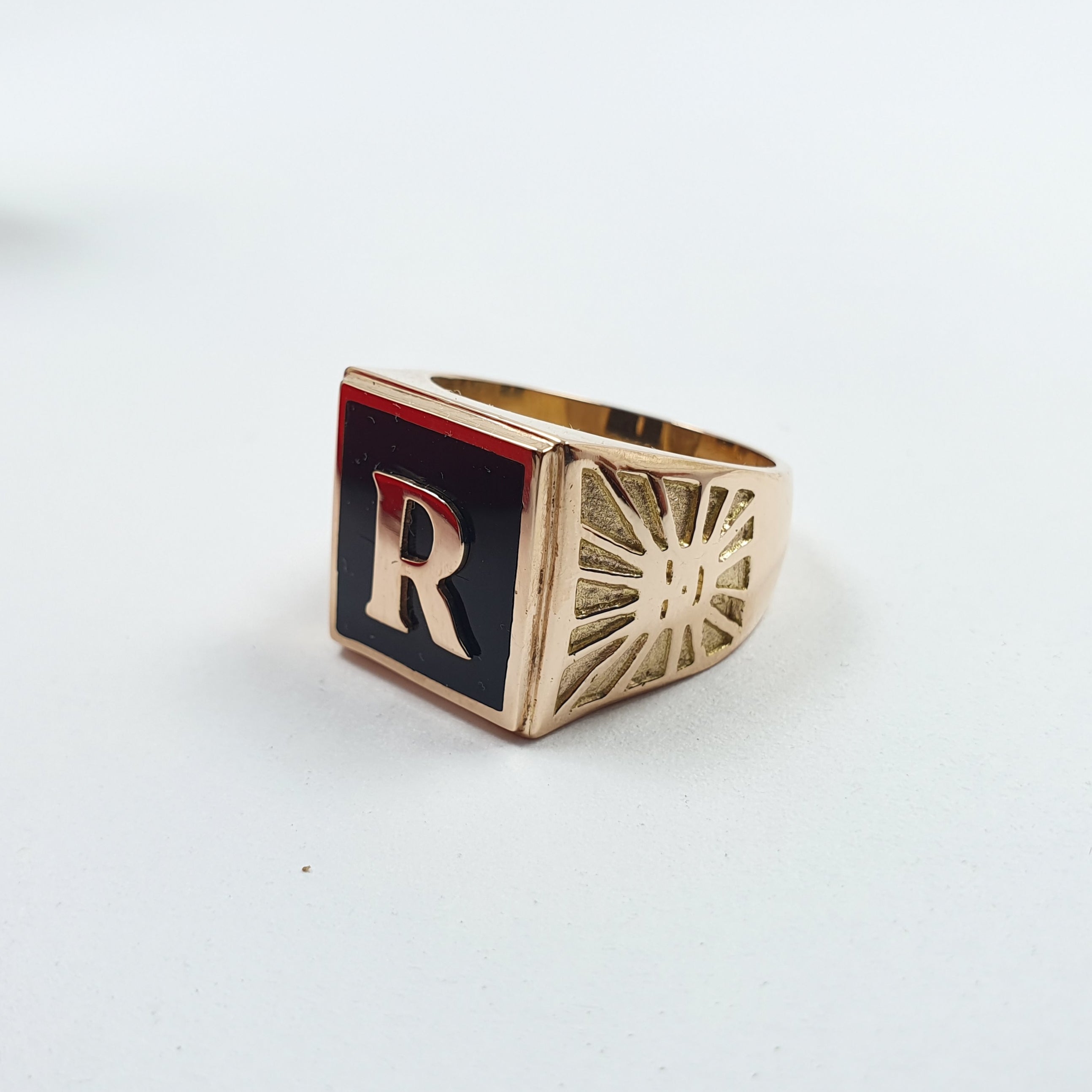 Inti Inicial Oro de 18k