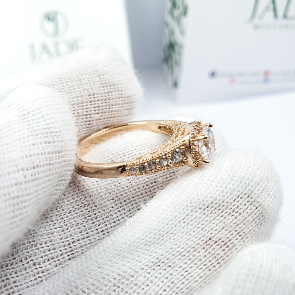 Anillo Alba de Compromiso Con Piedra Blanca Oro 18k