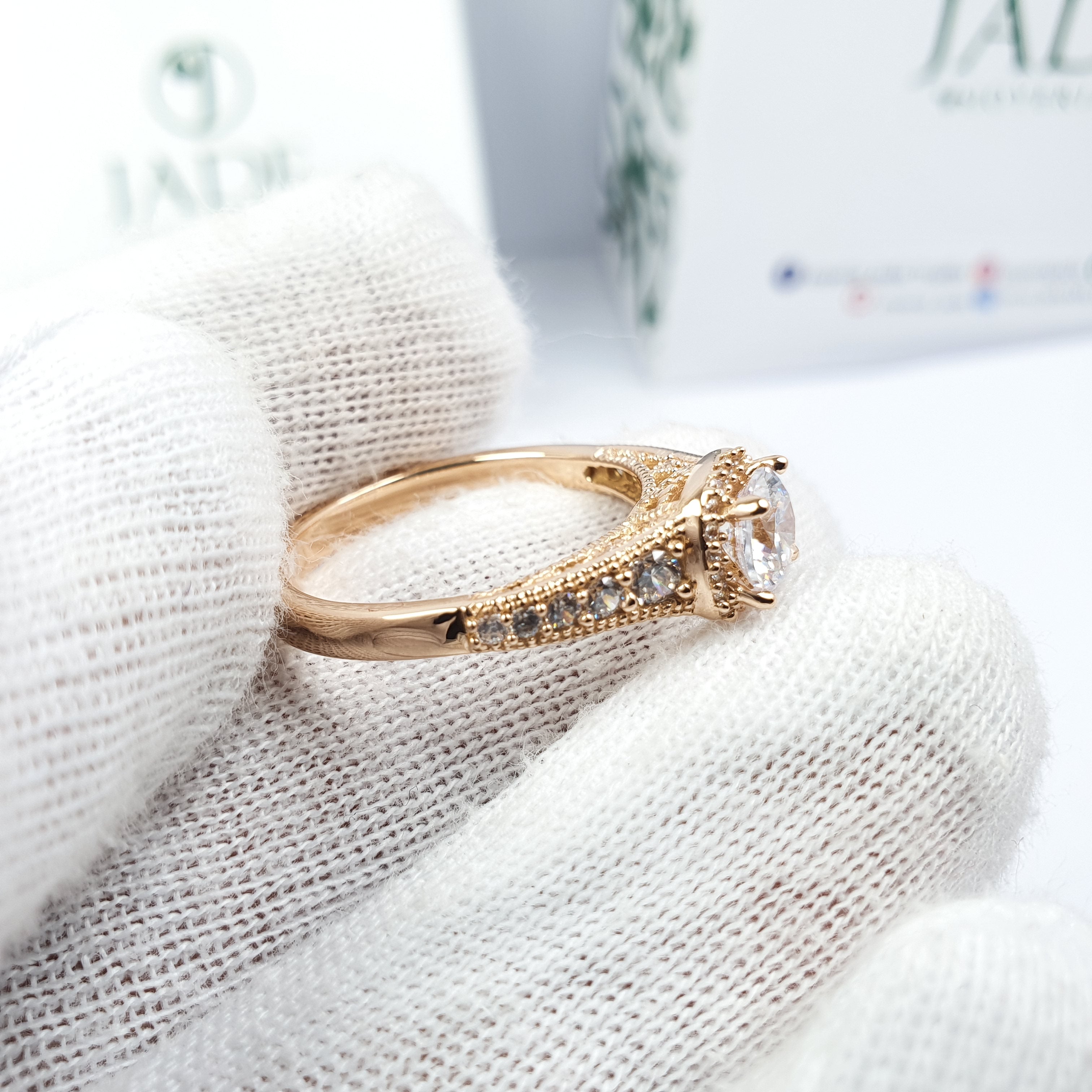 Anillo Alba de Compromiso Con Piedra Blanca Oro 18k