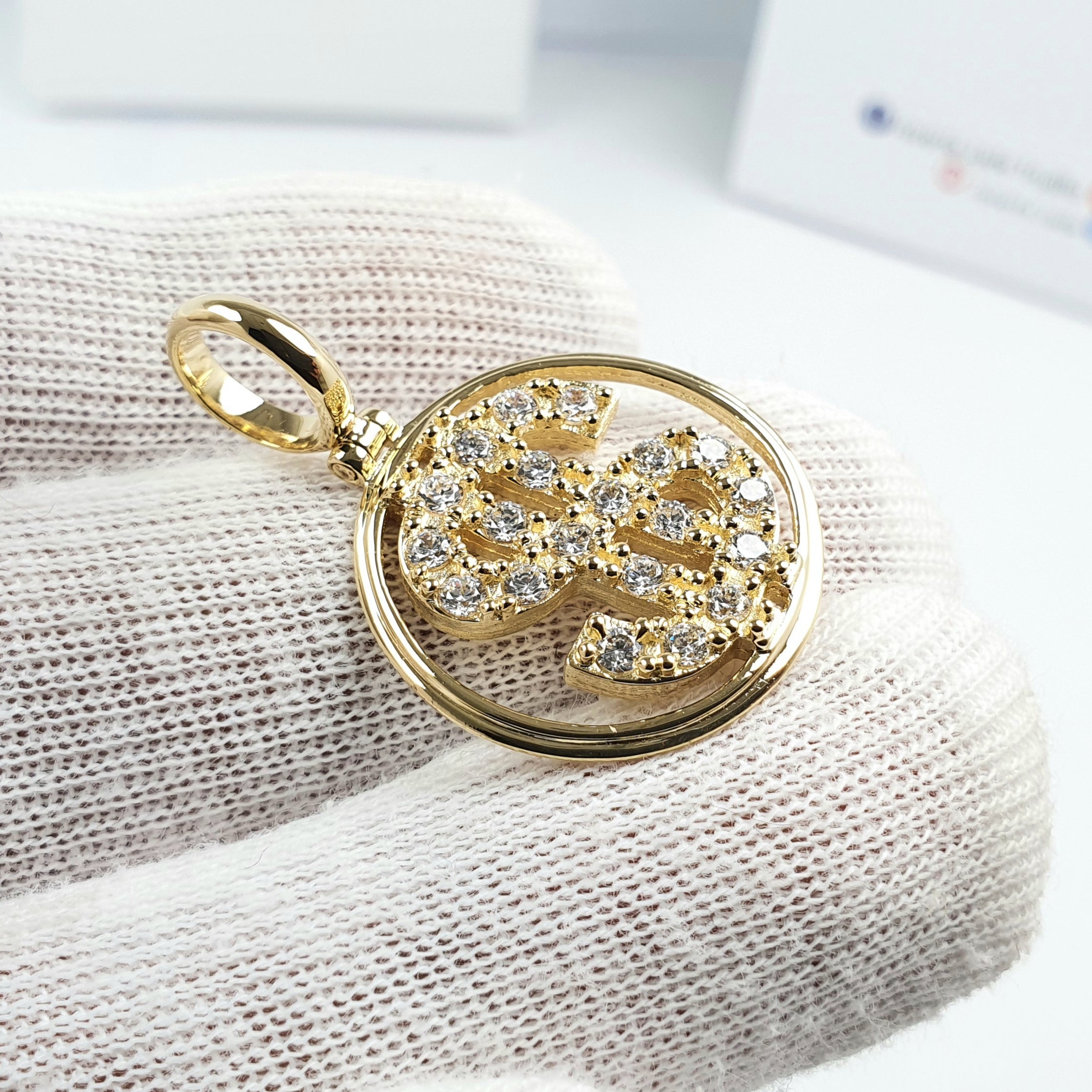 Dije de dolar con piedras en Oro 18k
