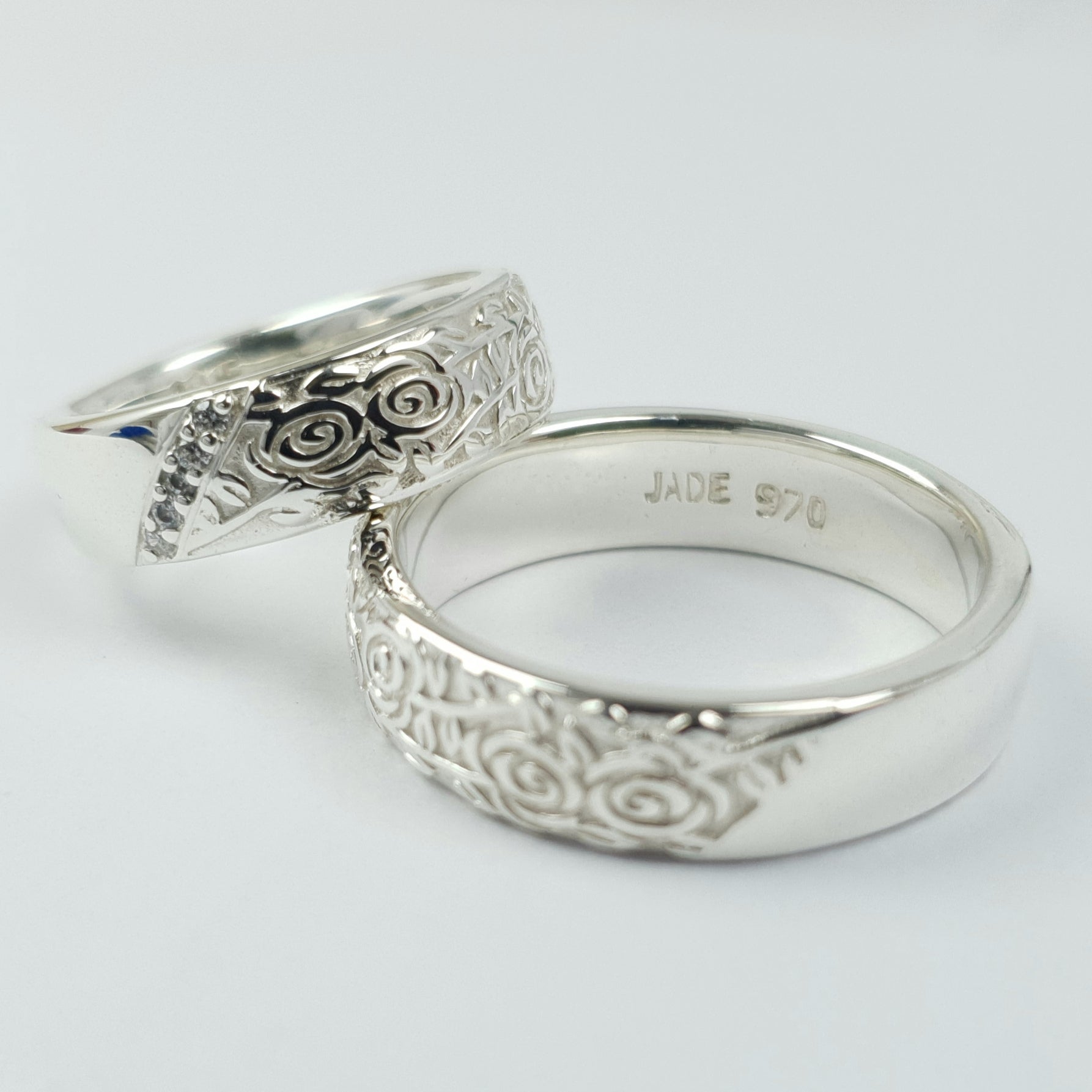 Alianzas en Plata Estilo Labrado Rosa con Piedras