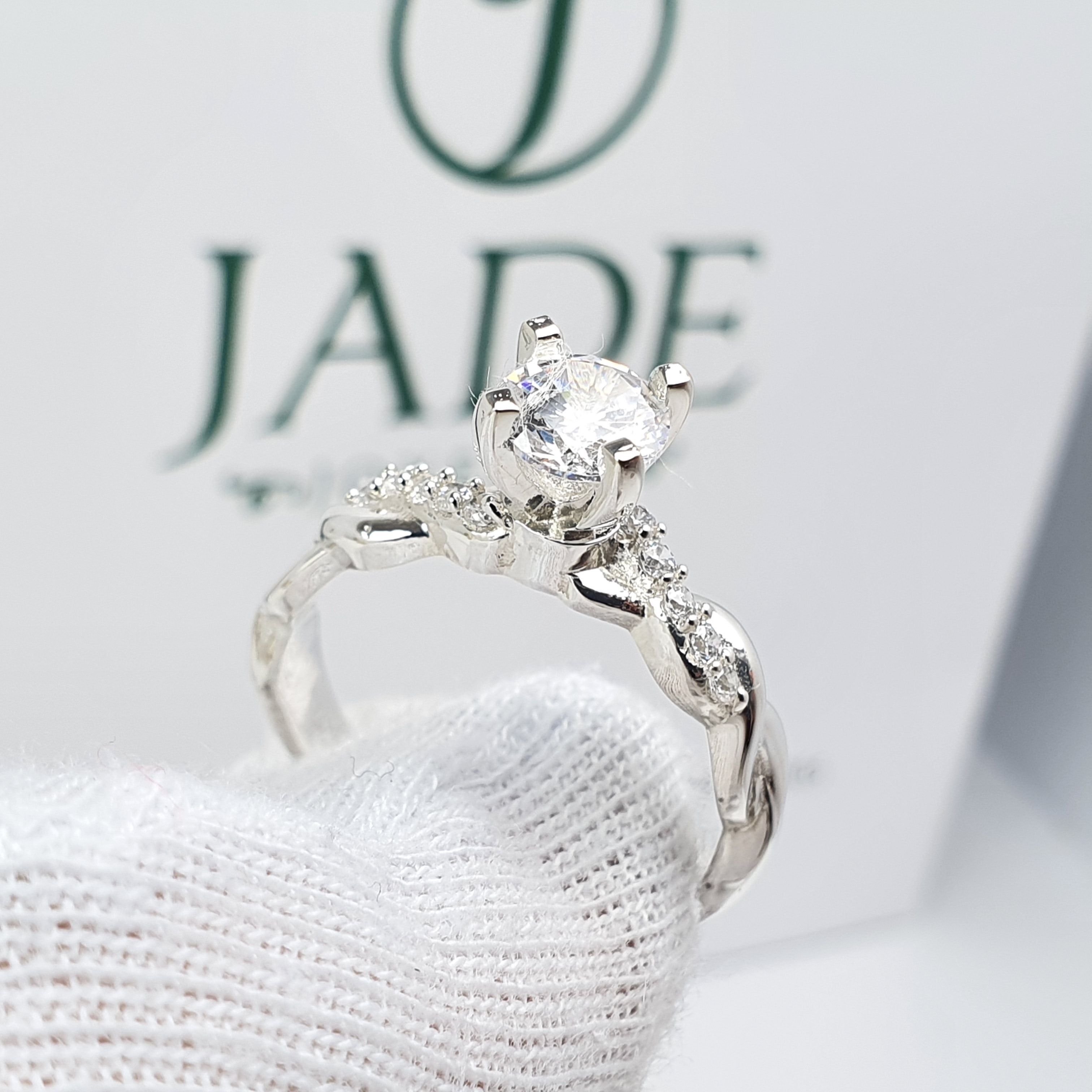 Anillo de Compromiso Aniversario Entrelazado en Plata Ley