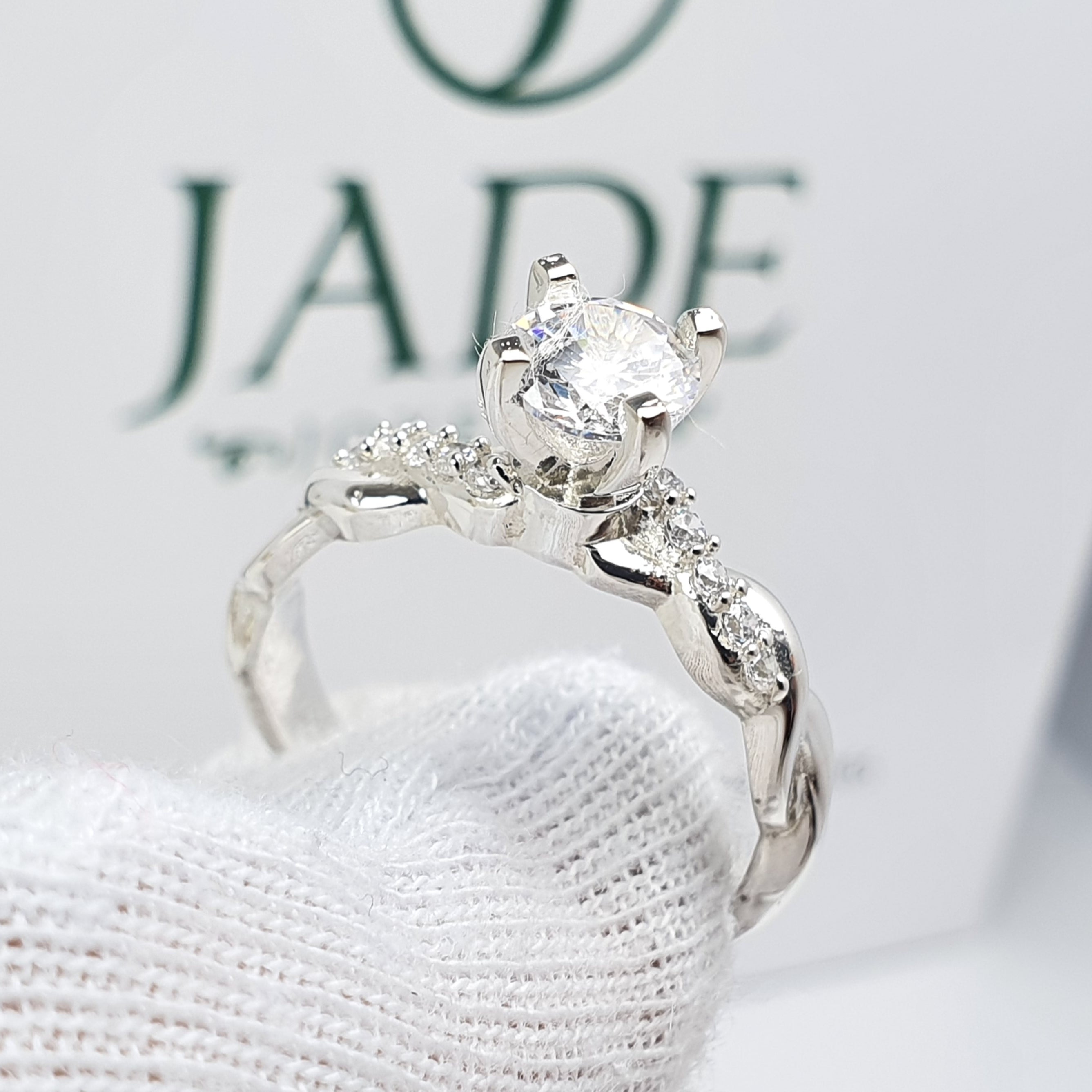 Anillo de Compromiso Aniversario Entrelazado en Plata Ley