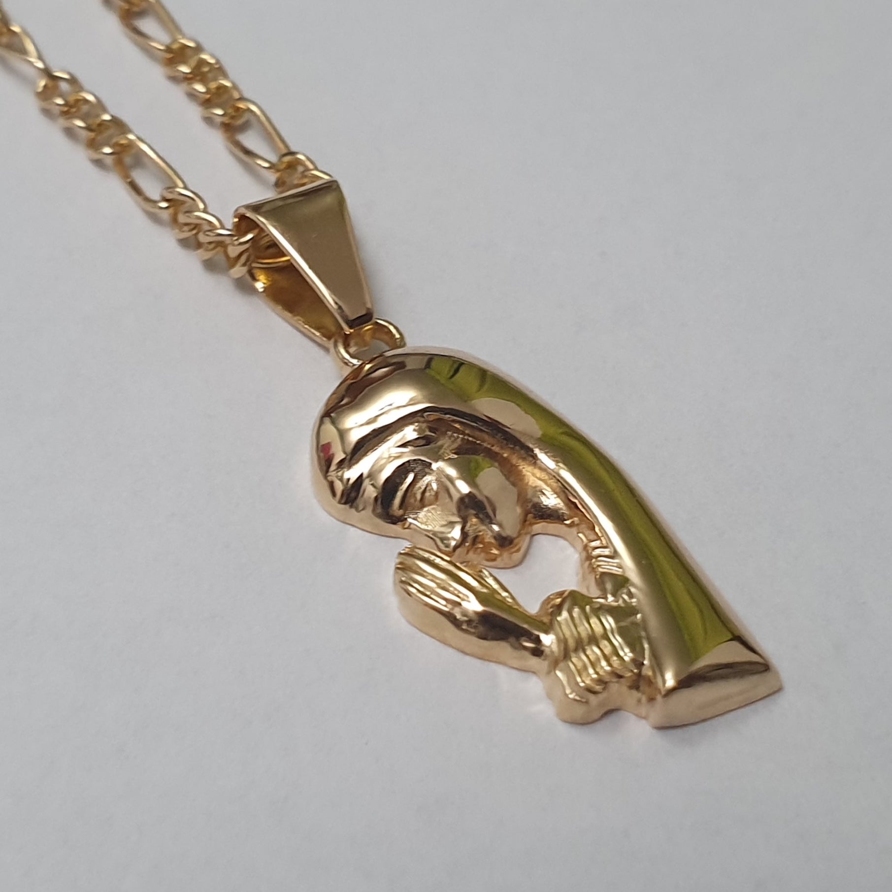 Dije de Virgen en oro 18k