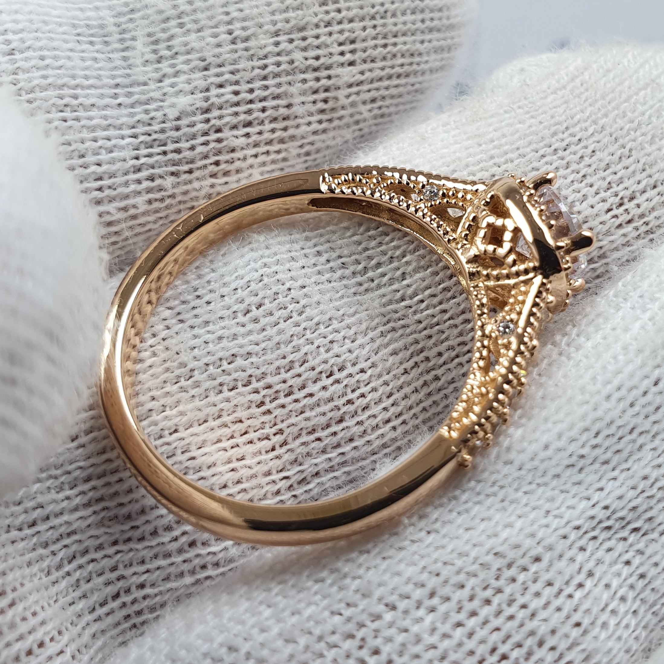 Anillo Alba de Compromiso Con Piedra Blanca Oro 18k