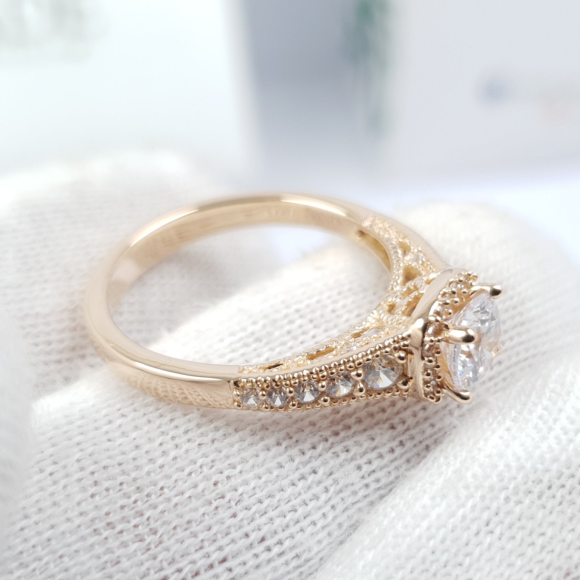 Anillo Alba de Compromiso Con Piedra Blanca Oro 18k