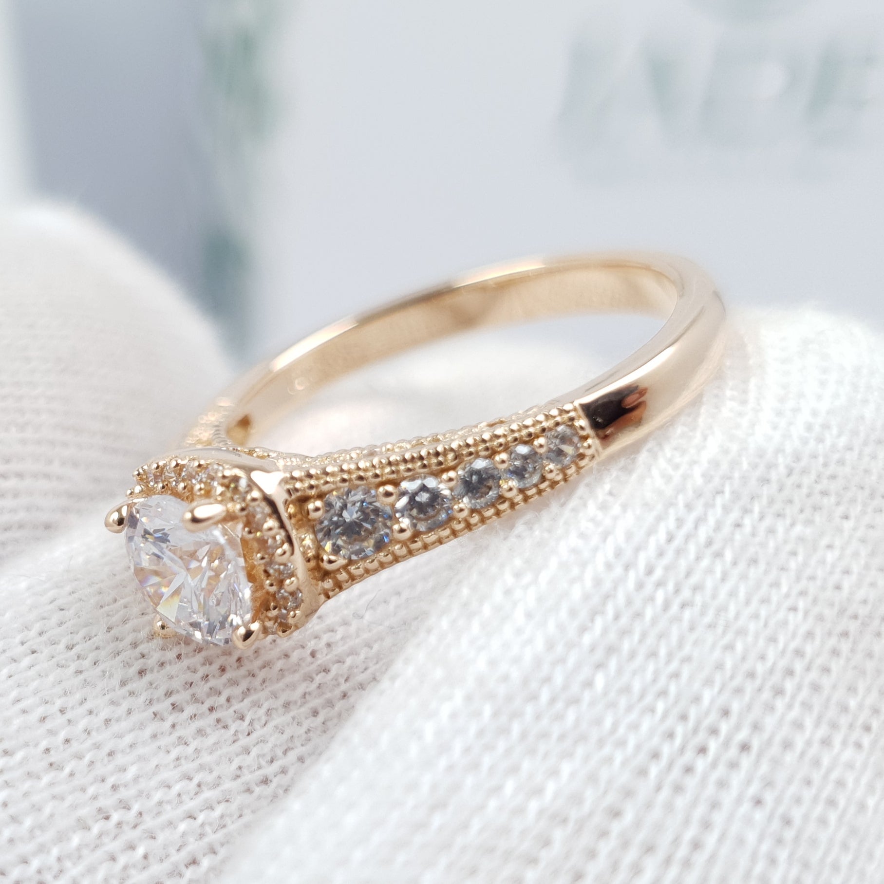 Anillo Alba de Compromiso Con Piedra Blanca Oro 18k
