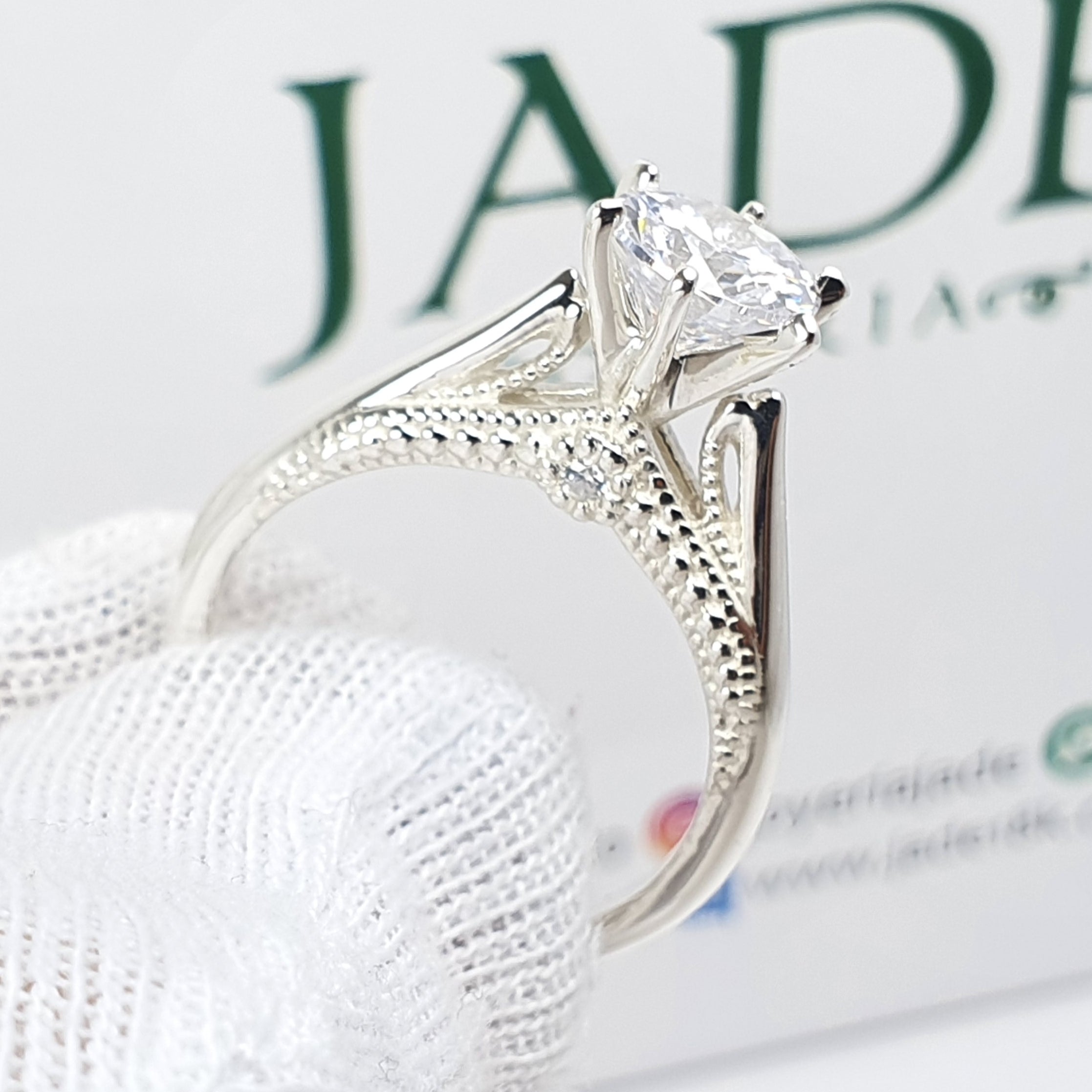 Anillo de Compromiso en Plata Solitario Premiun