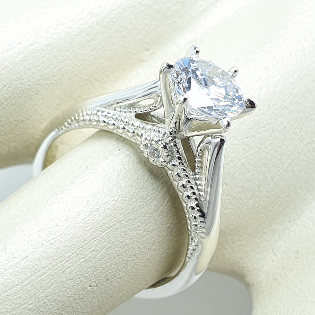 Anillo de Compromiso en Plata Solitario Premiun