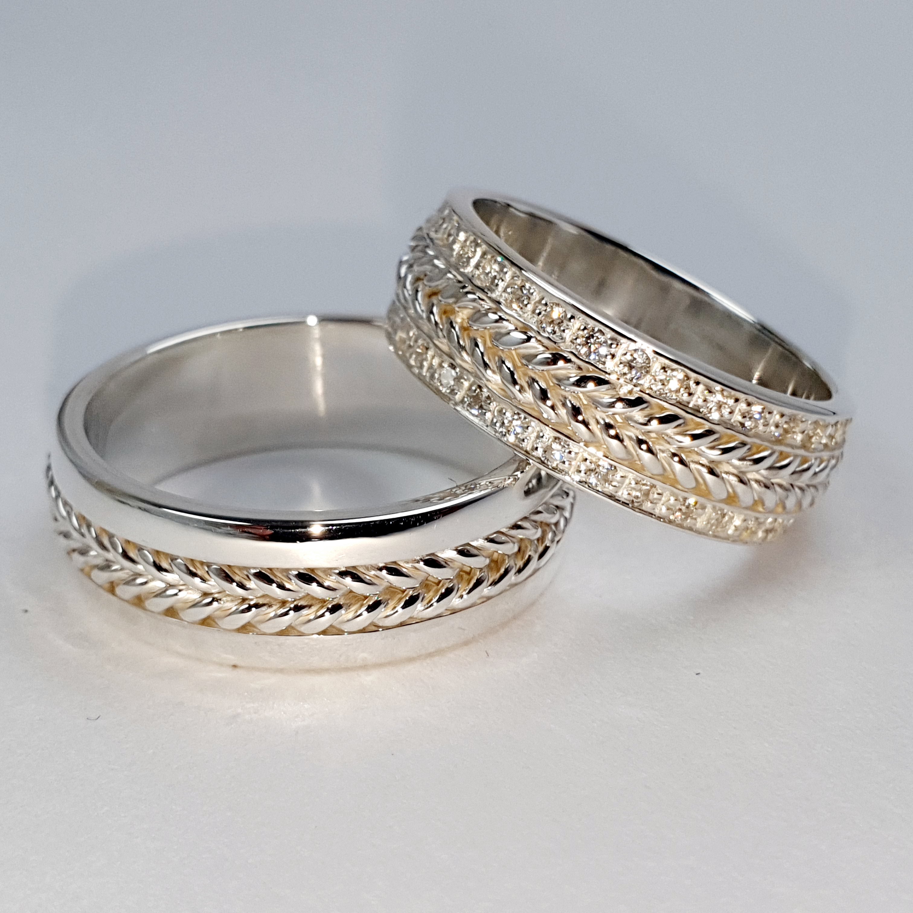 Alianzas en plata con soga y piedras