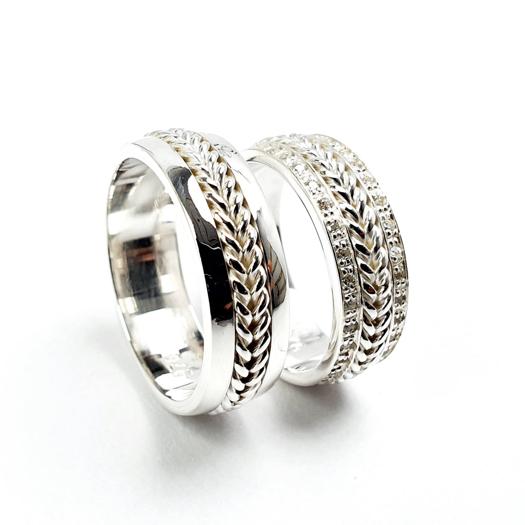 Alianzas en plata con soga y piedras