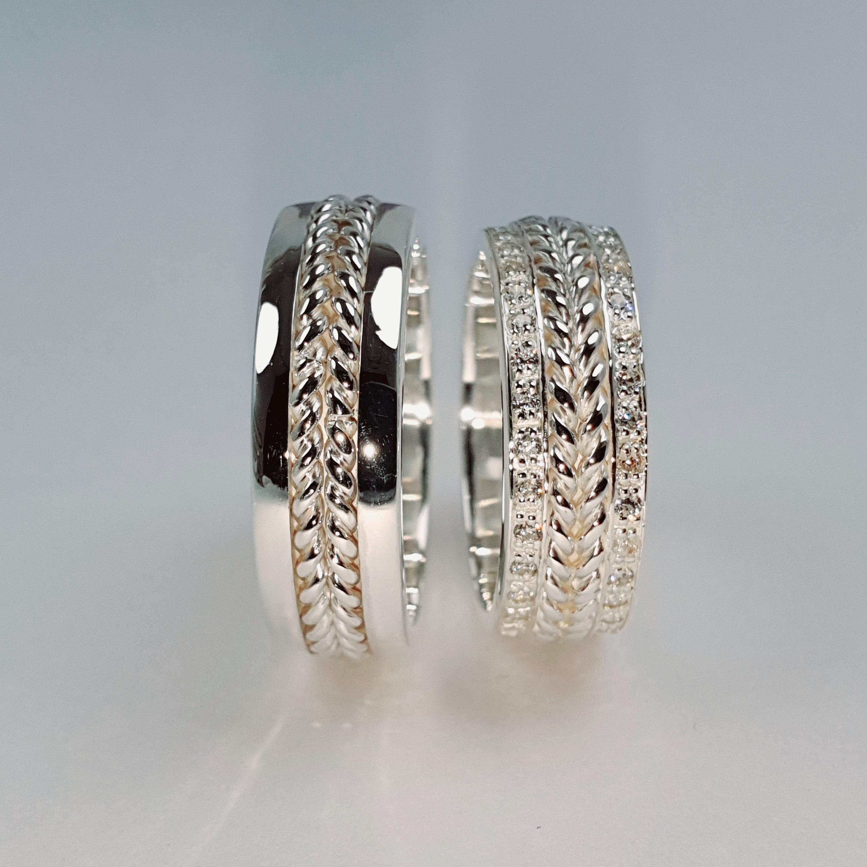 Alianzas en plata con soga y piedras