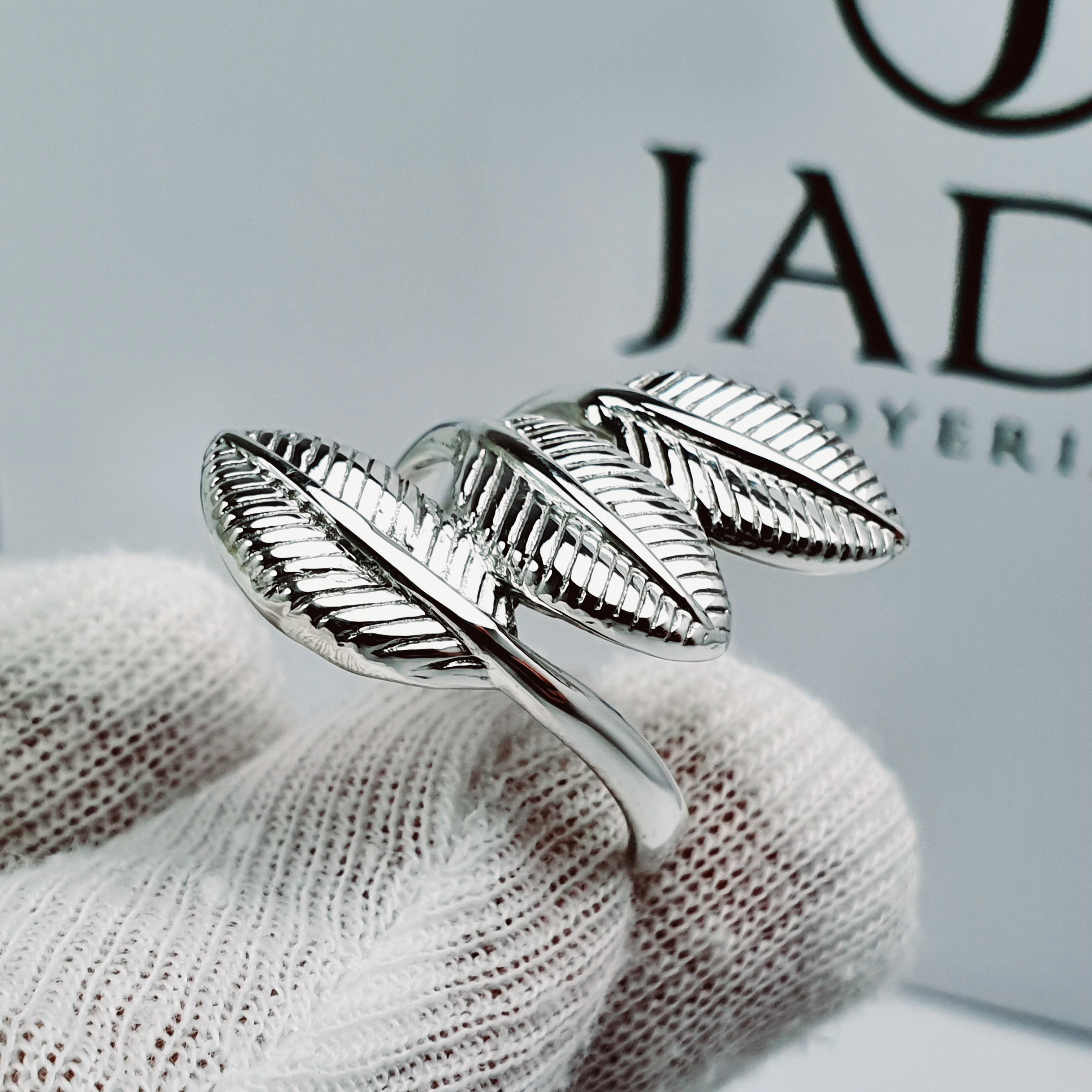 Sortija de Dama con Hojas