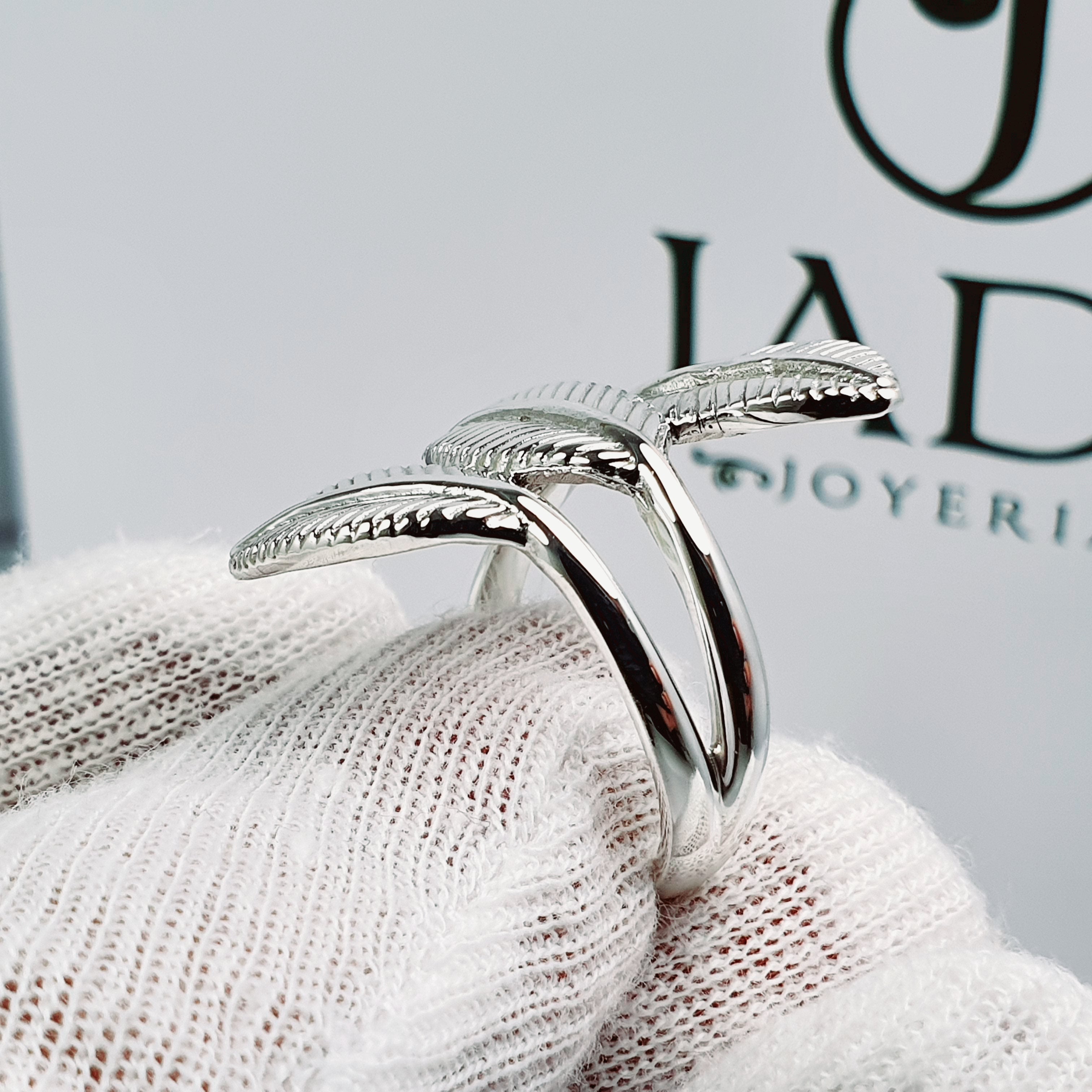 Sortija de Dama con Hojas