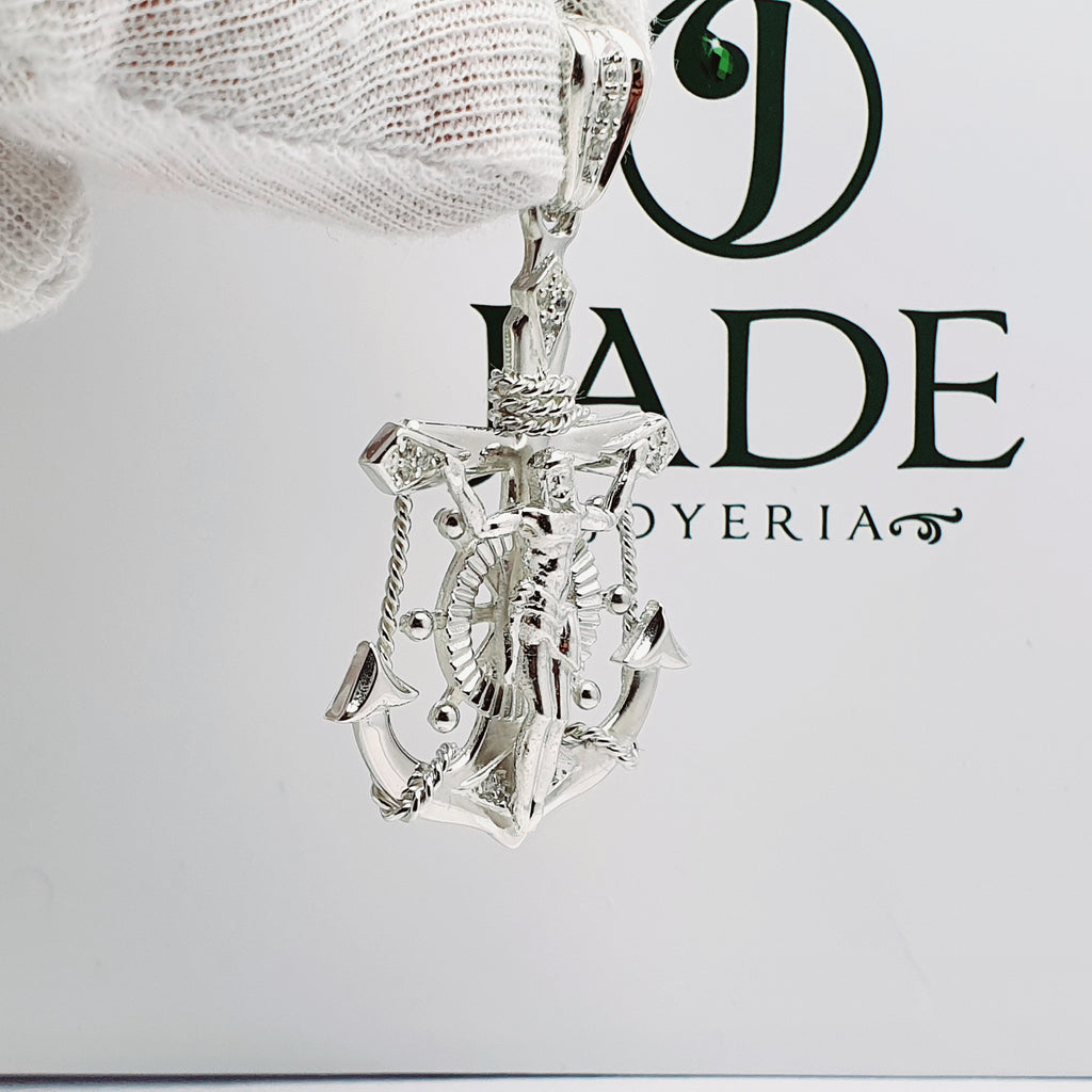 Dije de Ancla con Cristo para Varón