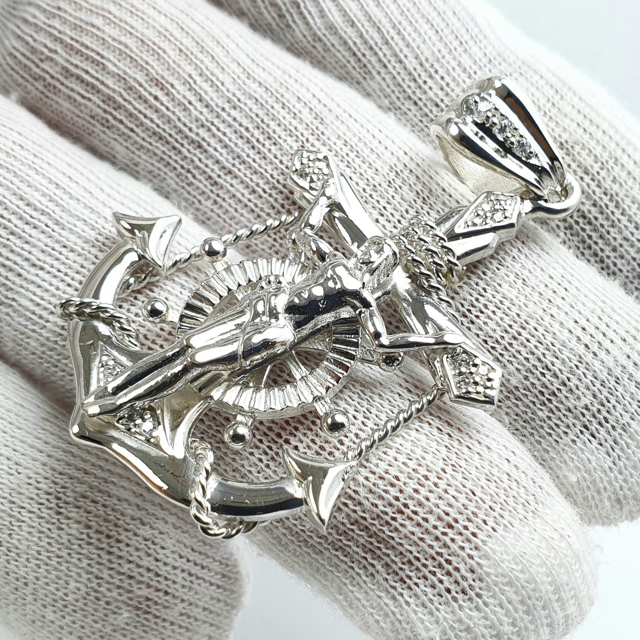 Dije de Ancla con Cristo para Varón