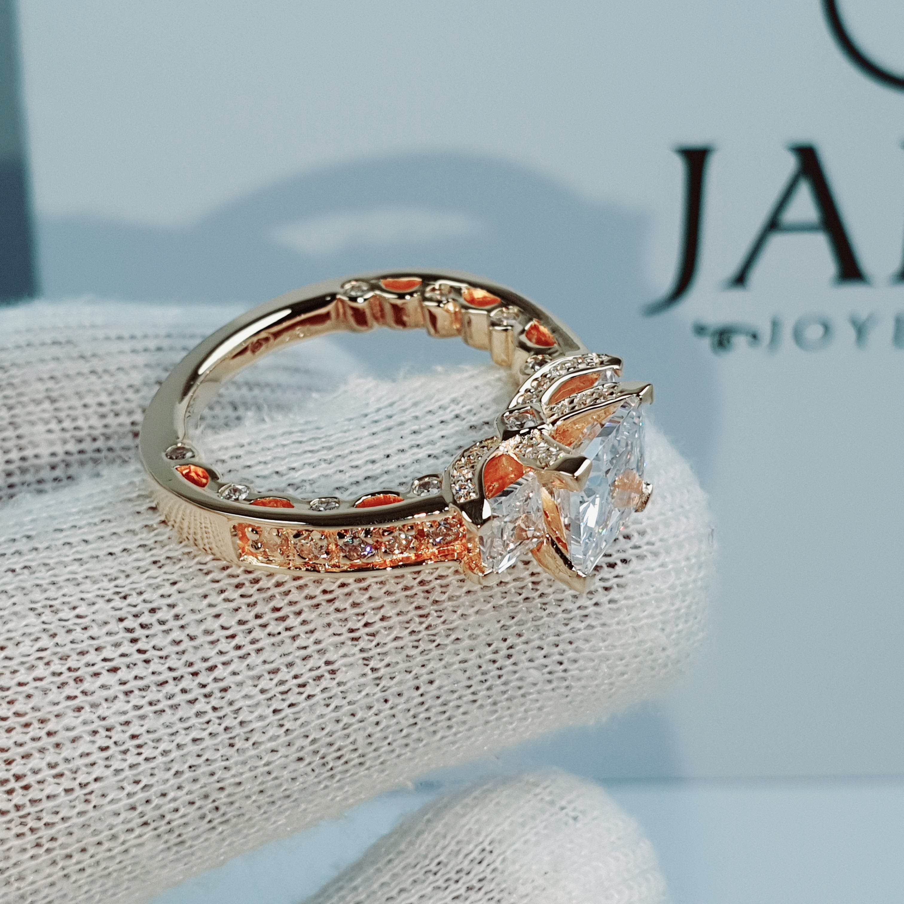Anillo Amaya