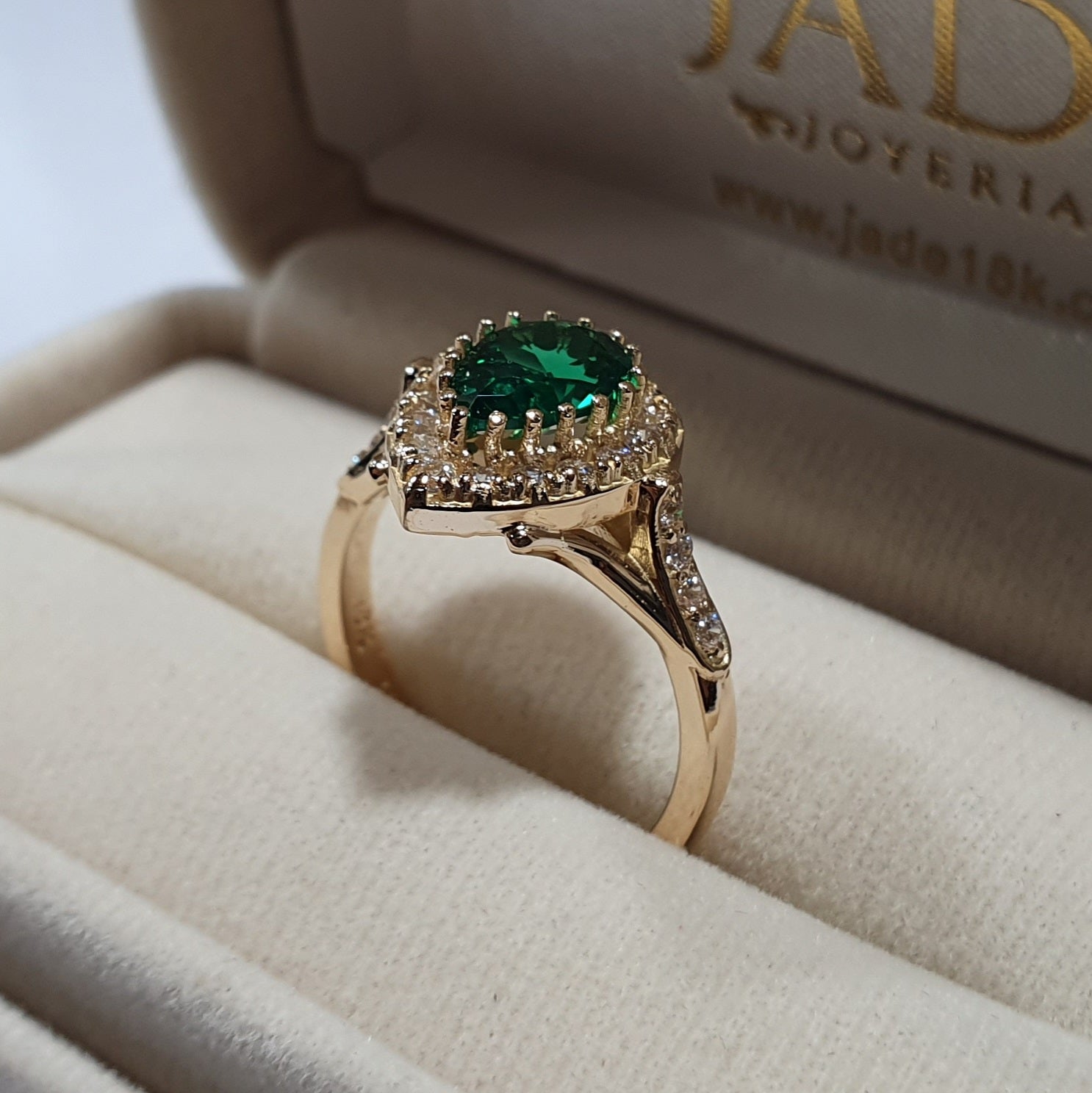 Anillo Sofia de Compromiso Oro 18k Piedra Verde Gota Jade18k