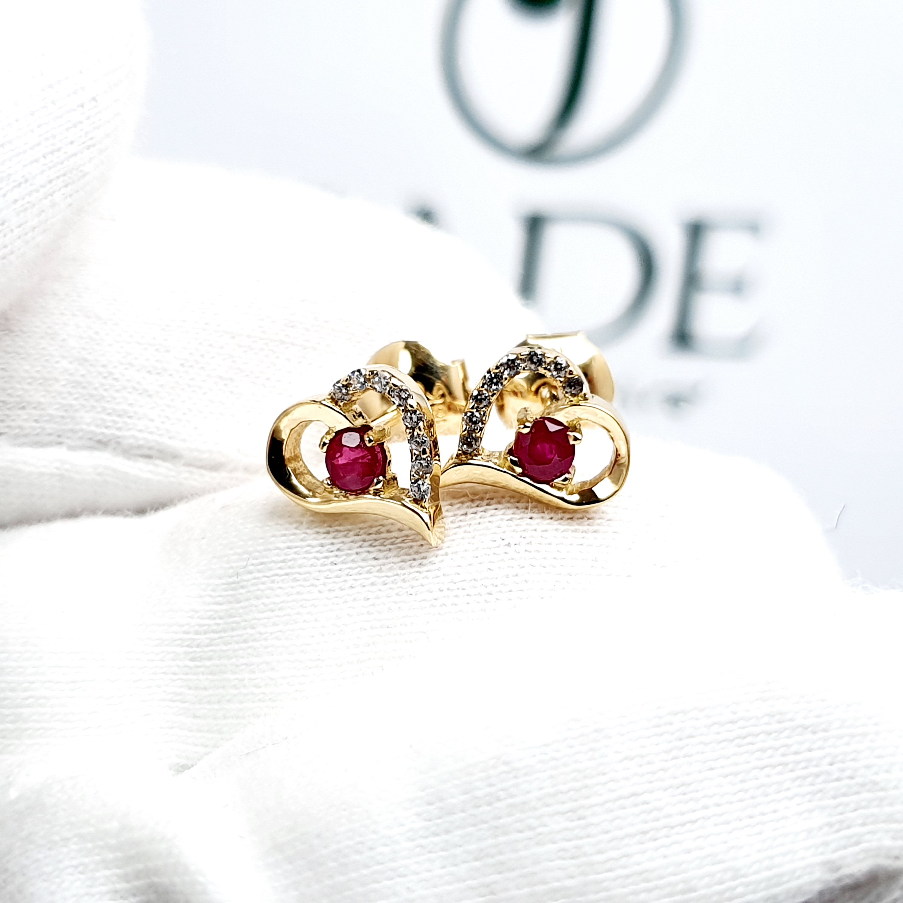 Aretes de corazón con piedra