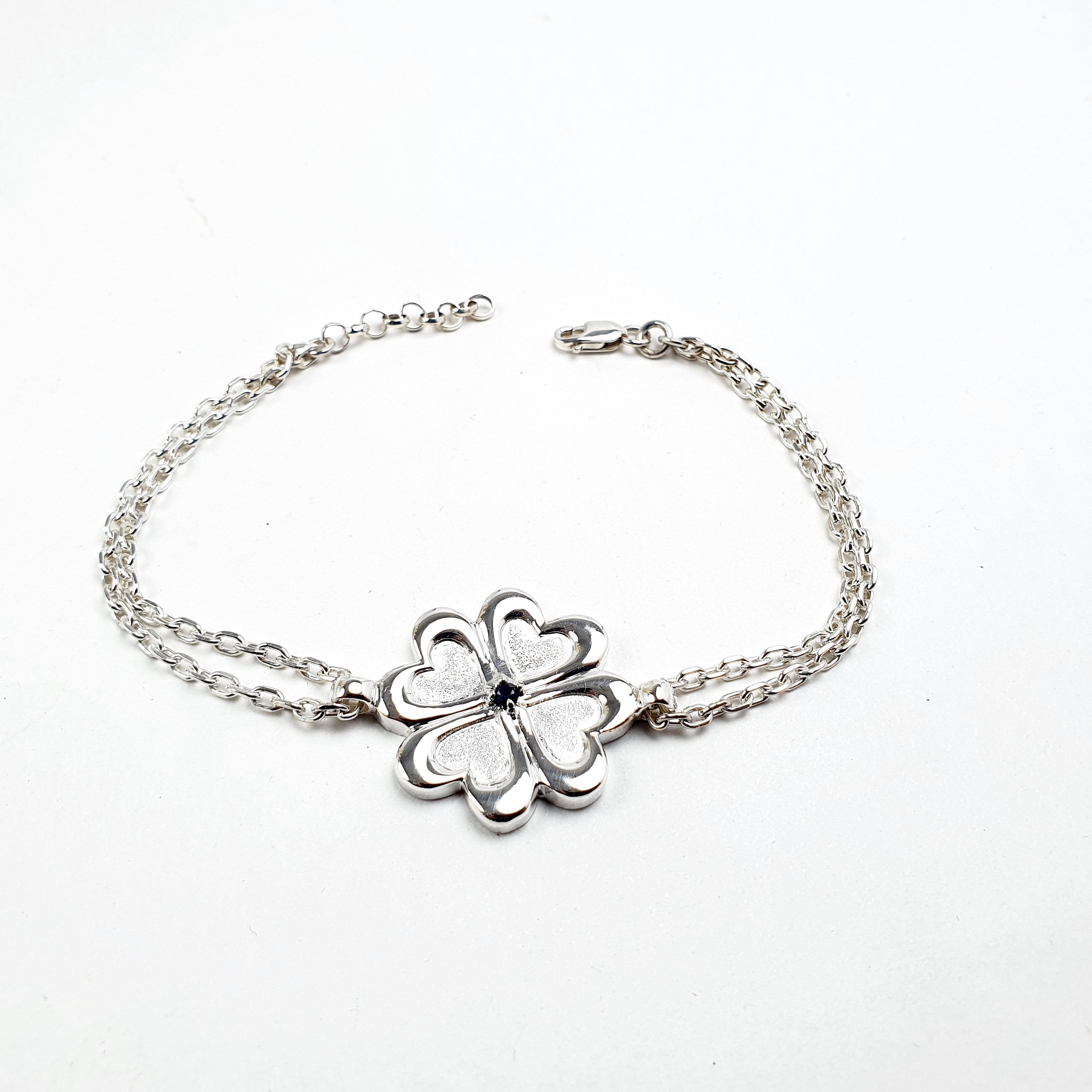 Pulsera en plata para dama trébol y corazon
