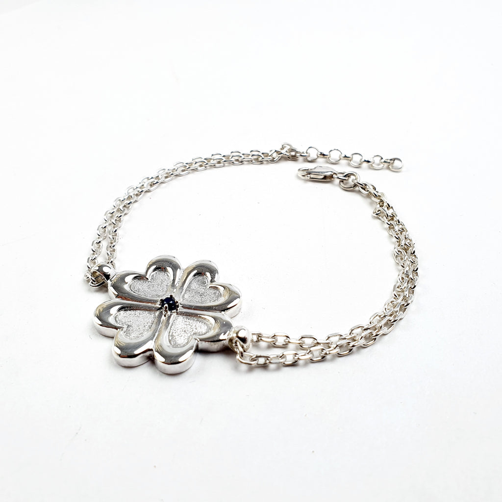 Pulsera en plata para dama trébol y corazon