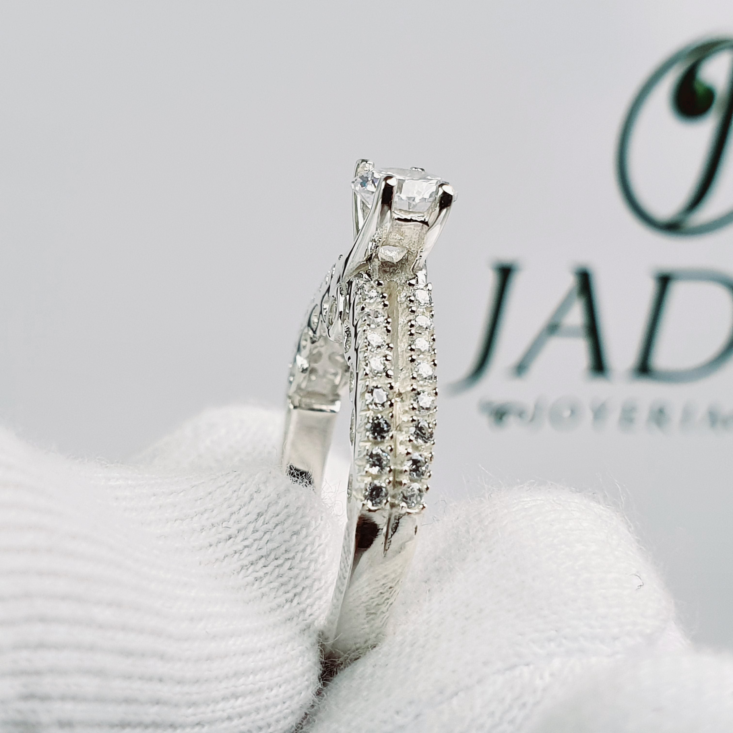 Anillo en Plata con Diseños