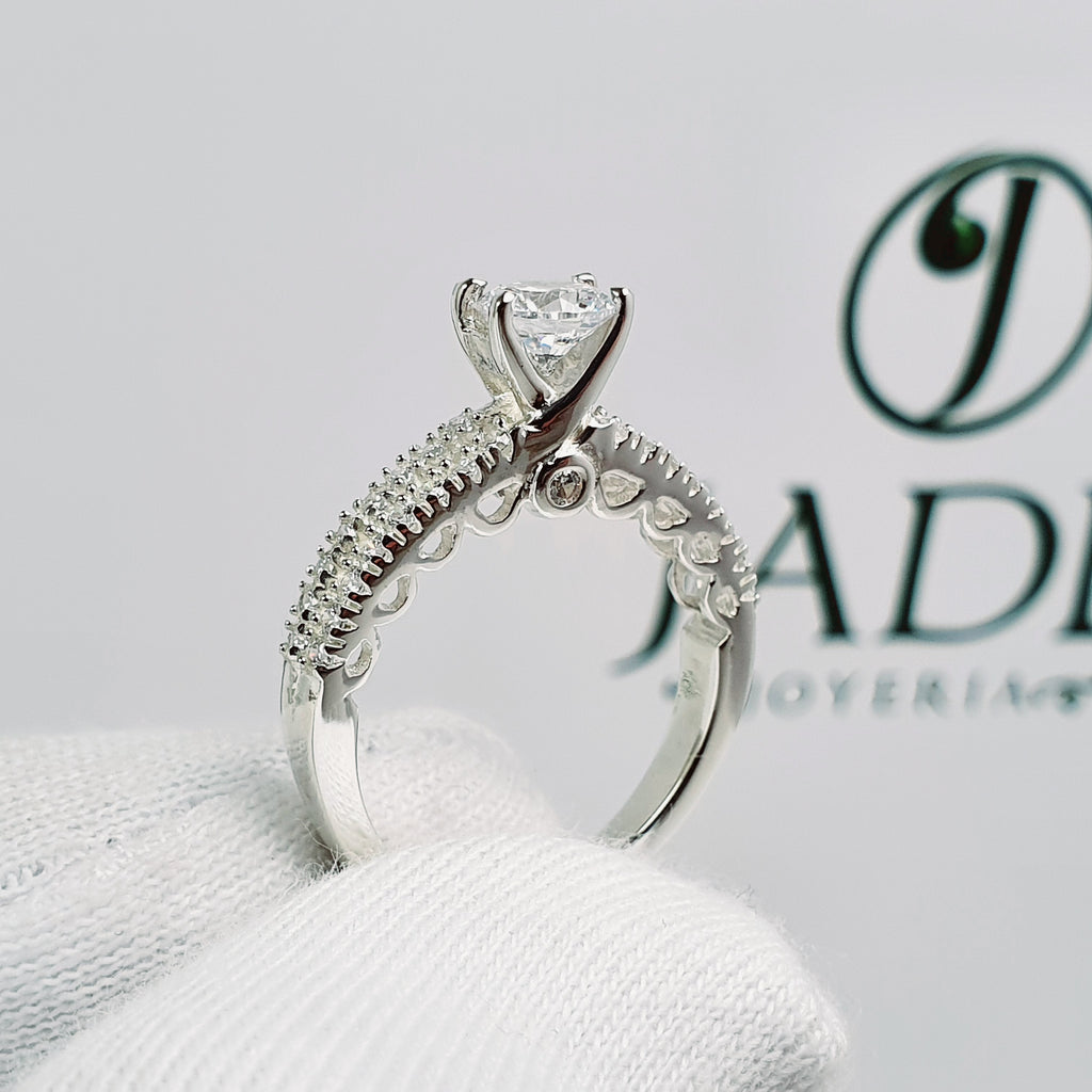 Anillo en Plata con Diseños